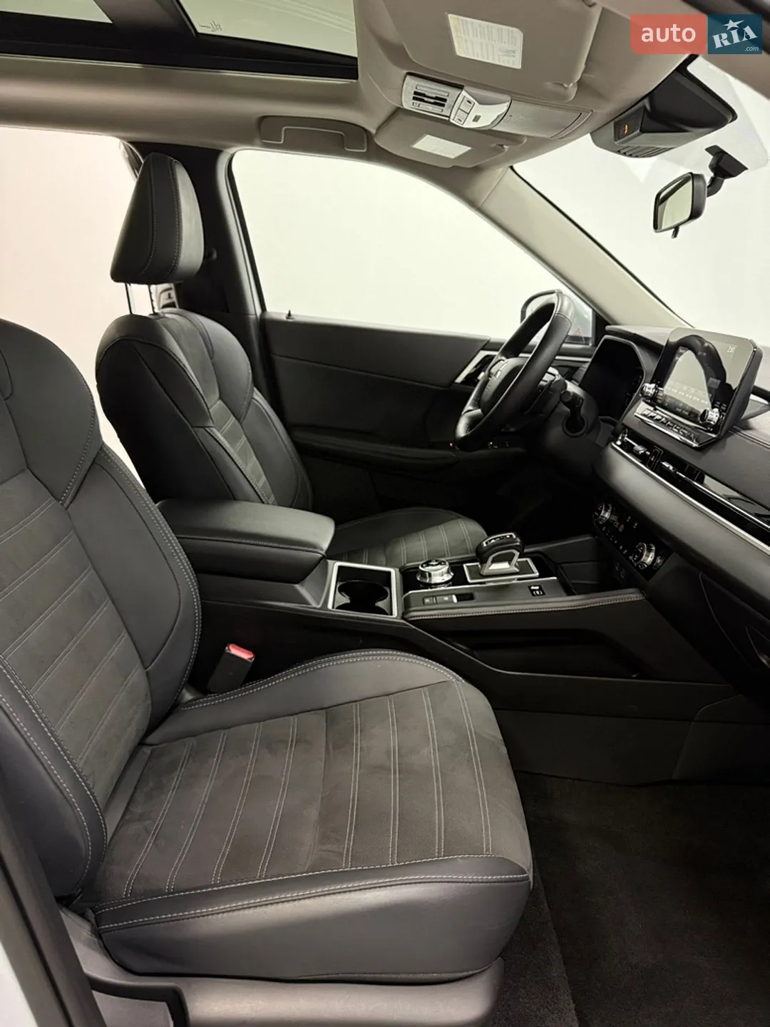 2024 Mitsubishi Outlander - мініатюра 27