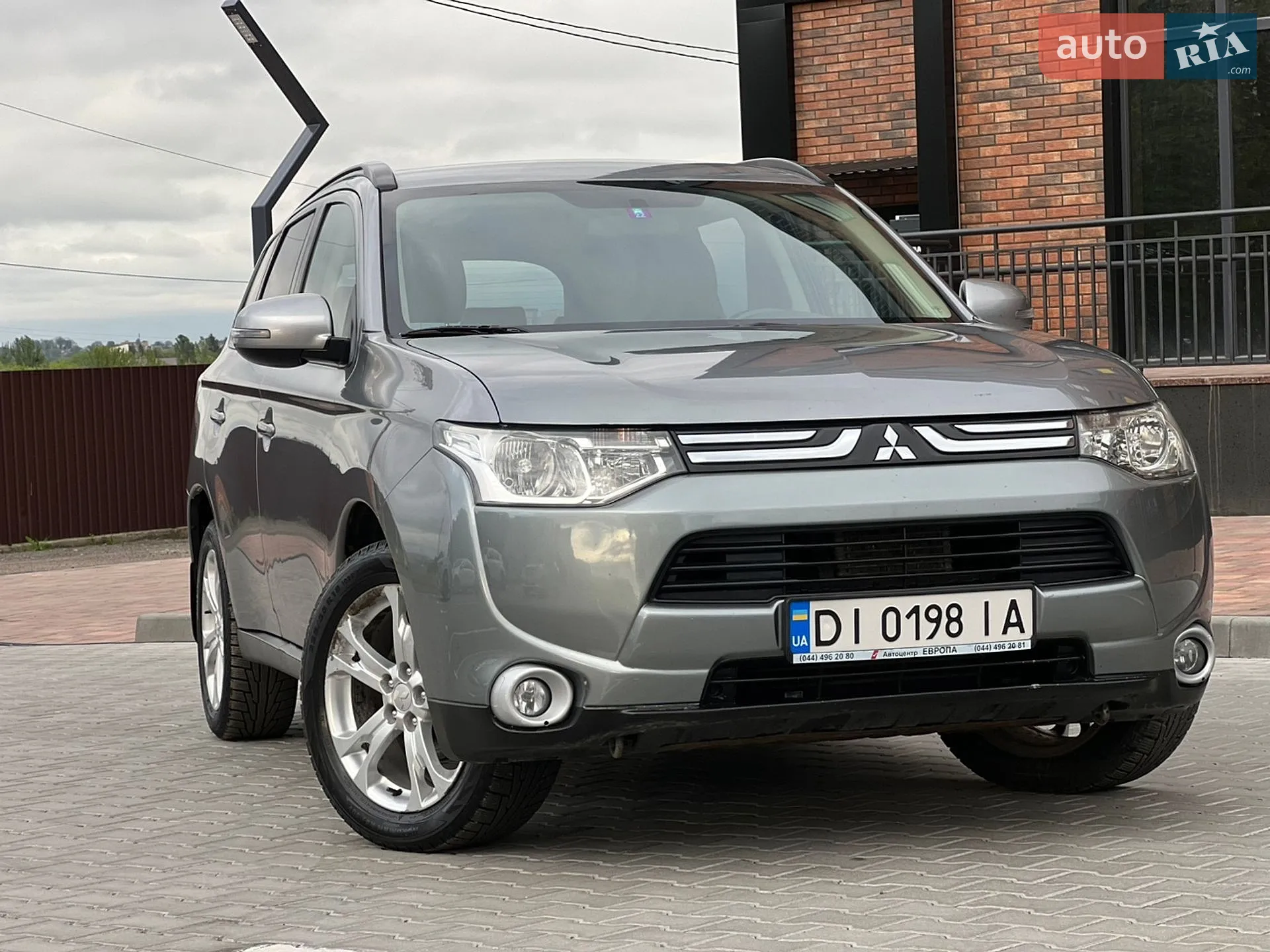 2013 Mitsubishi Outlander - мініатюра 2
