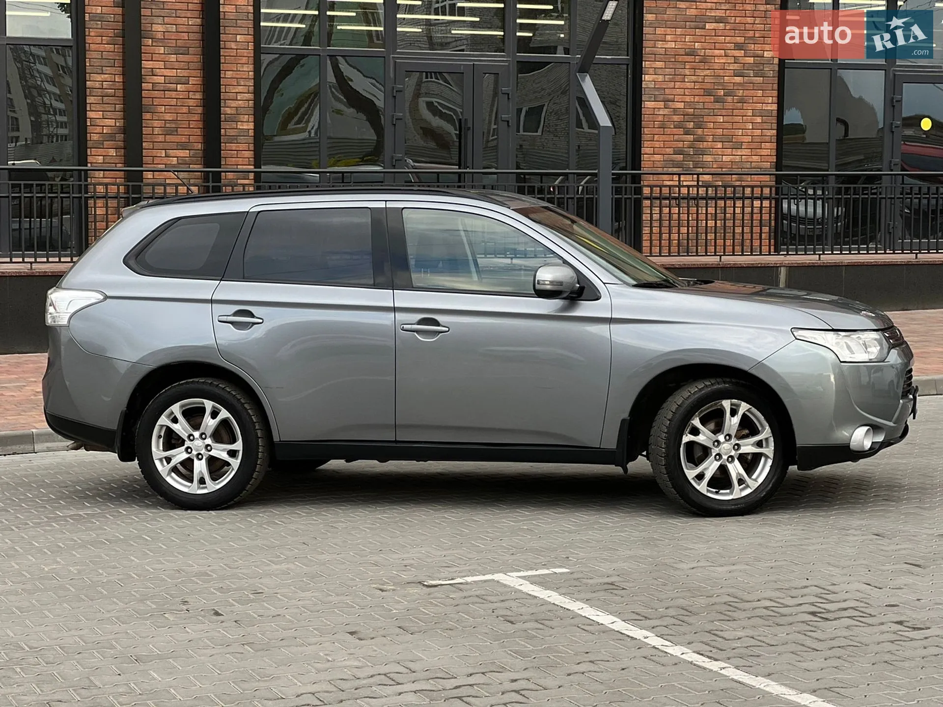 2013 Mitsubishi Outlander - мініатюра 9