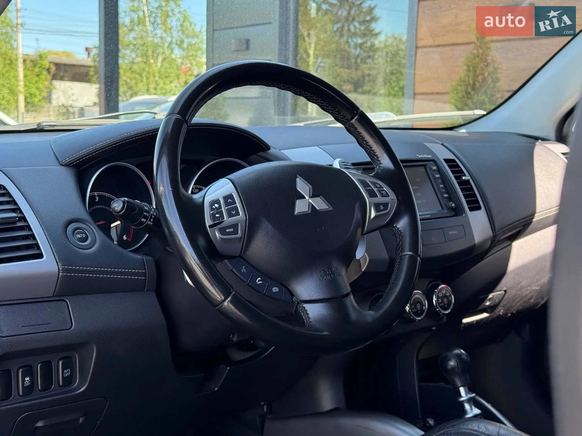 2011 Mitsubishi Outlander - мініатюра 26