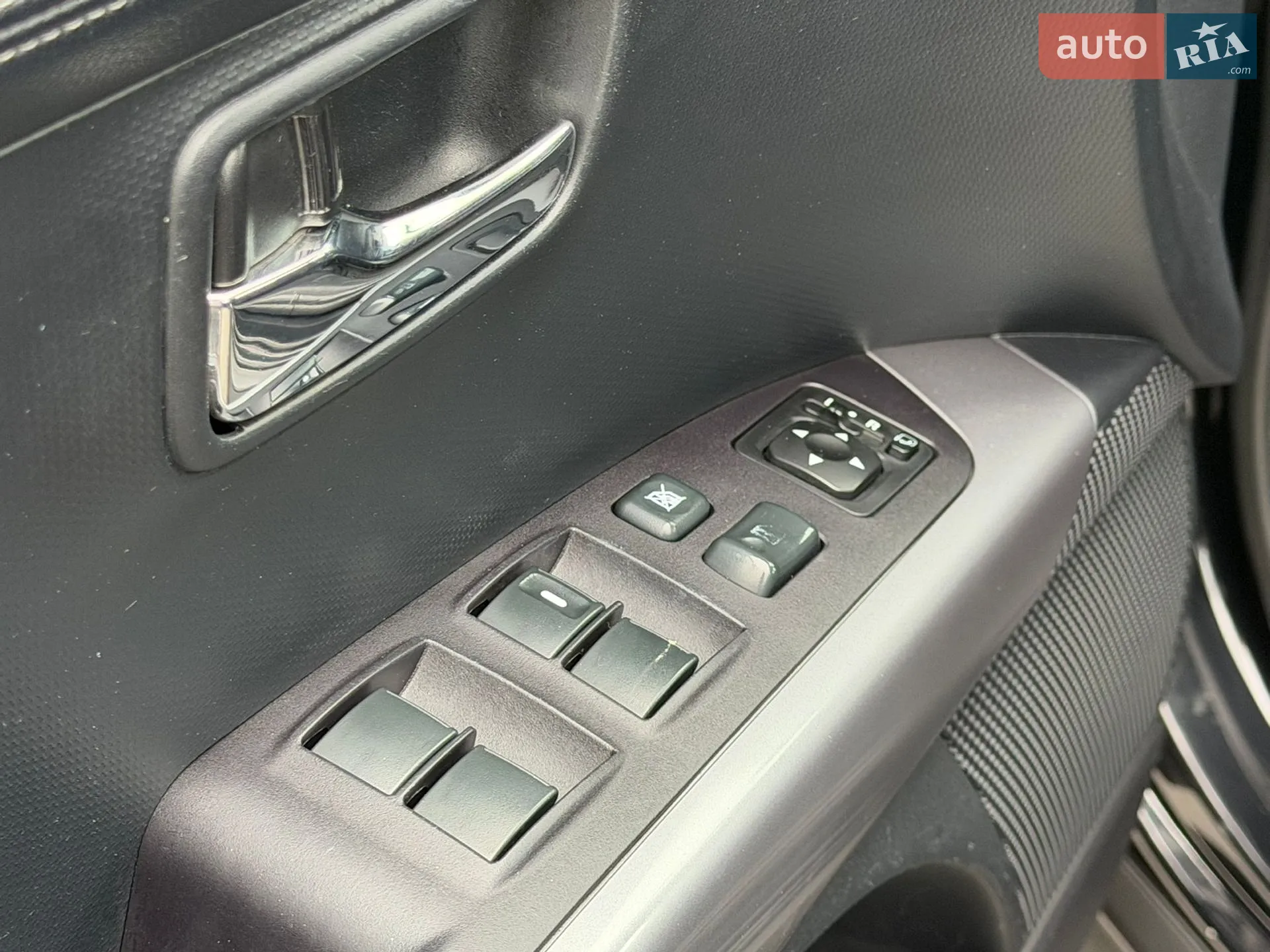 2012 Mitsubishi Outlander - мініатюра 11