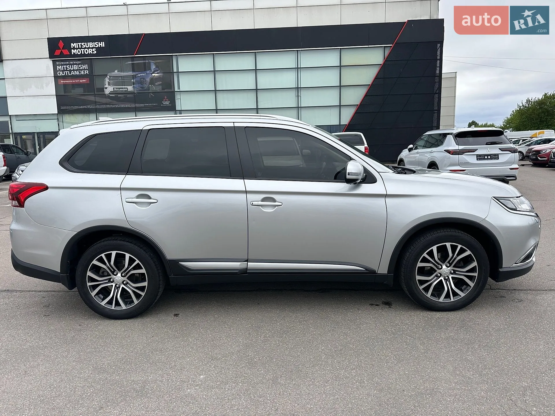 2018 Mitsubishi Outlander - мініатюра 9