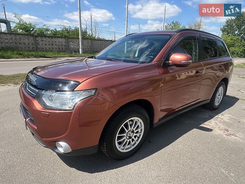 Внедорожник / Кроссовер Mitsubishi Outlander 2012 в Киеве фото 2 Внедорожник / Кроссовер Mitsubishi Outlander 2012 в Киеве