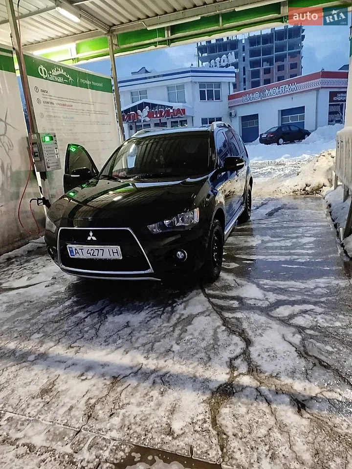 2010 Mitsubishi Outlander - мініатюра 10