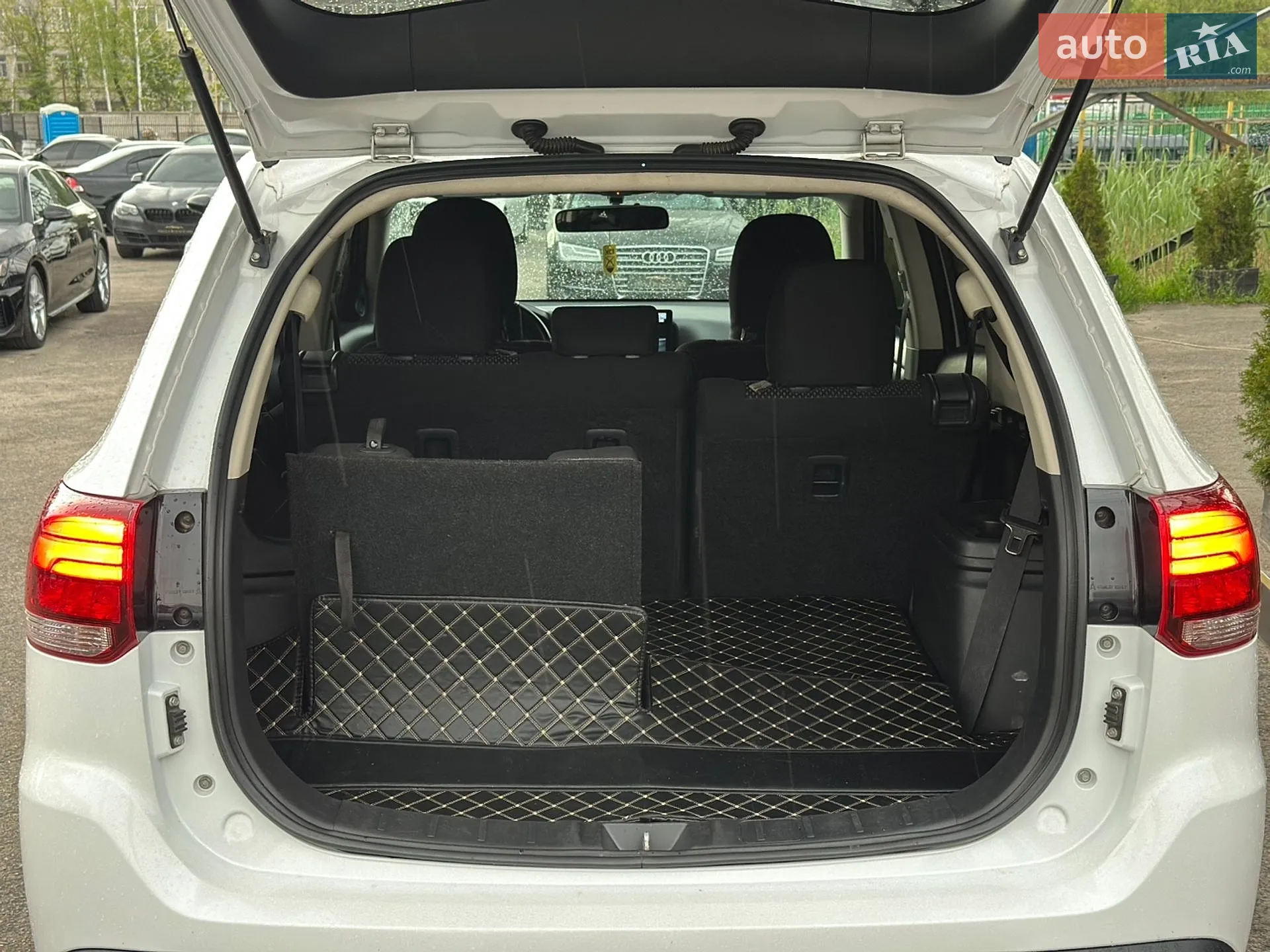 2016 Mitsubishi Outlander - мініатюра 13