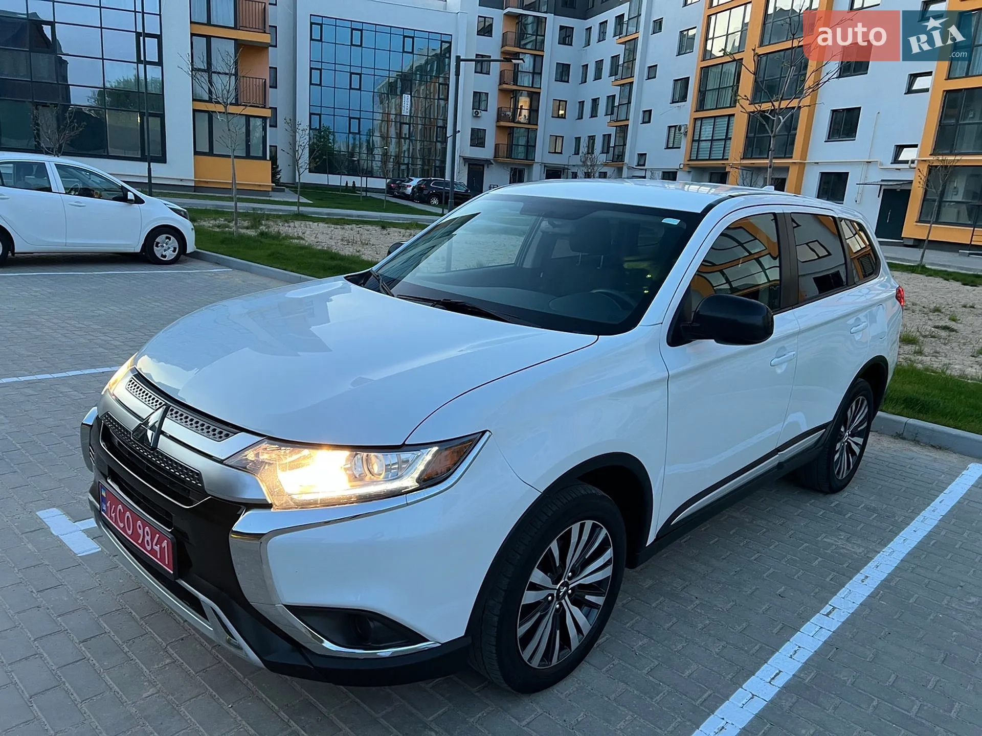 2019 Mitsubishi Outlander - мініатюра 17