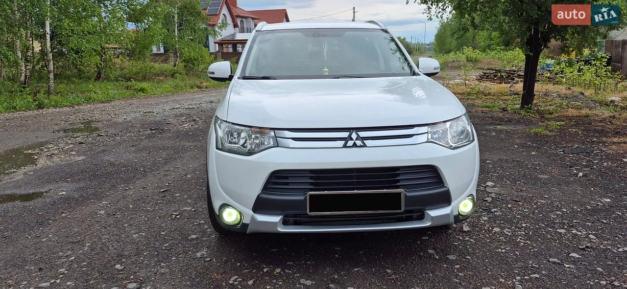 2013 Mitsubishi Outlander - мініатюра 13