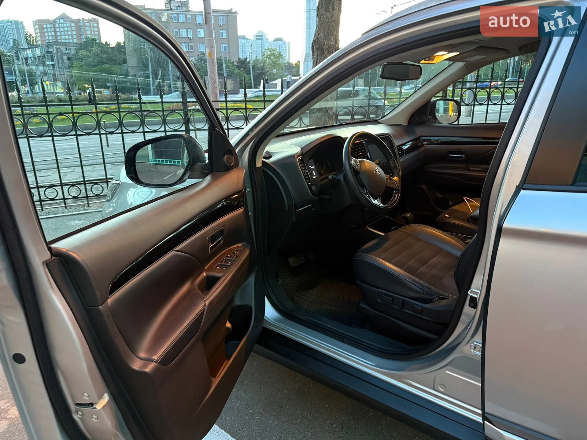 2019 Mitsubishi Outlander - мініатюра 11