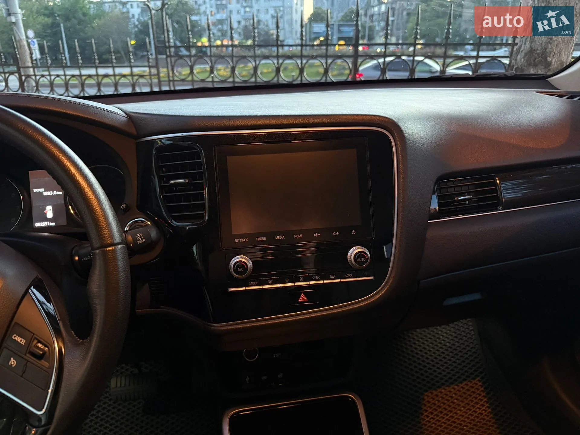 2019 Mitsubishi Outlander - мініатюра 15