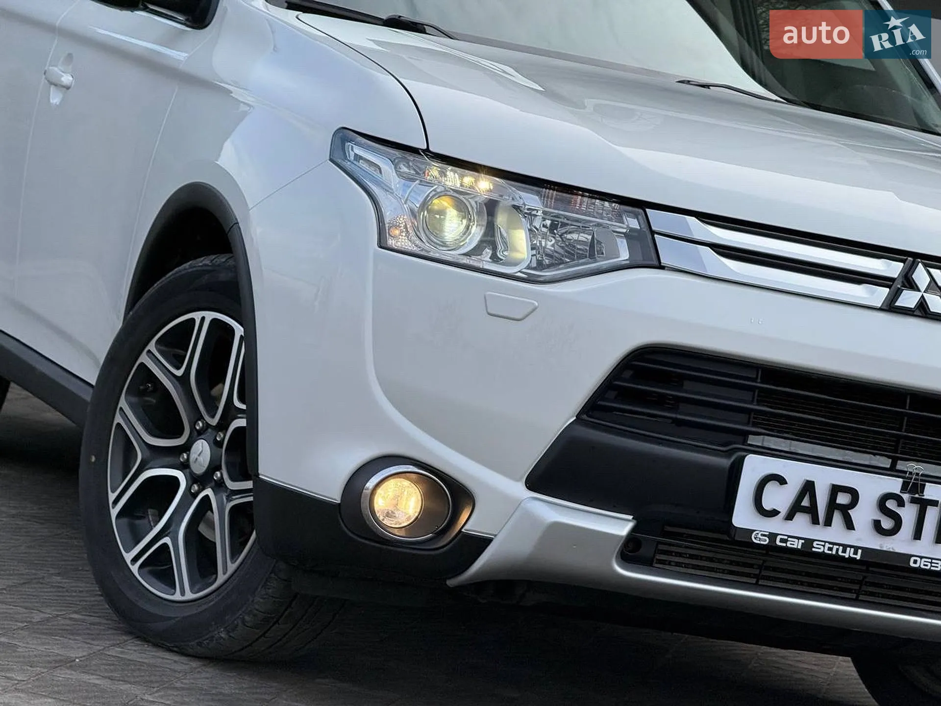 2014 Mitsubishi Outlander - мініатюра 15