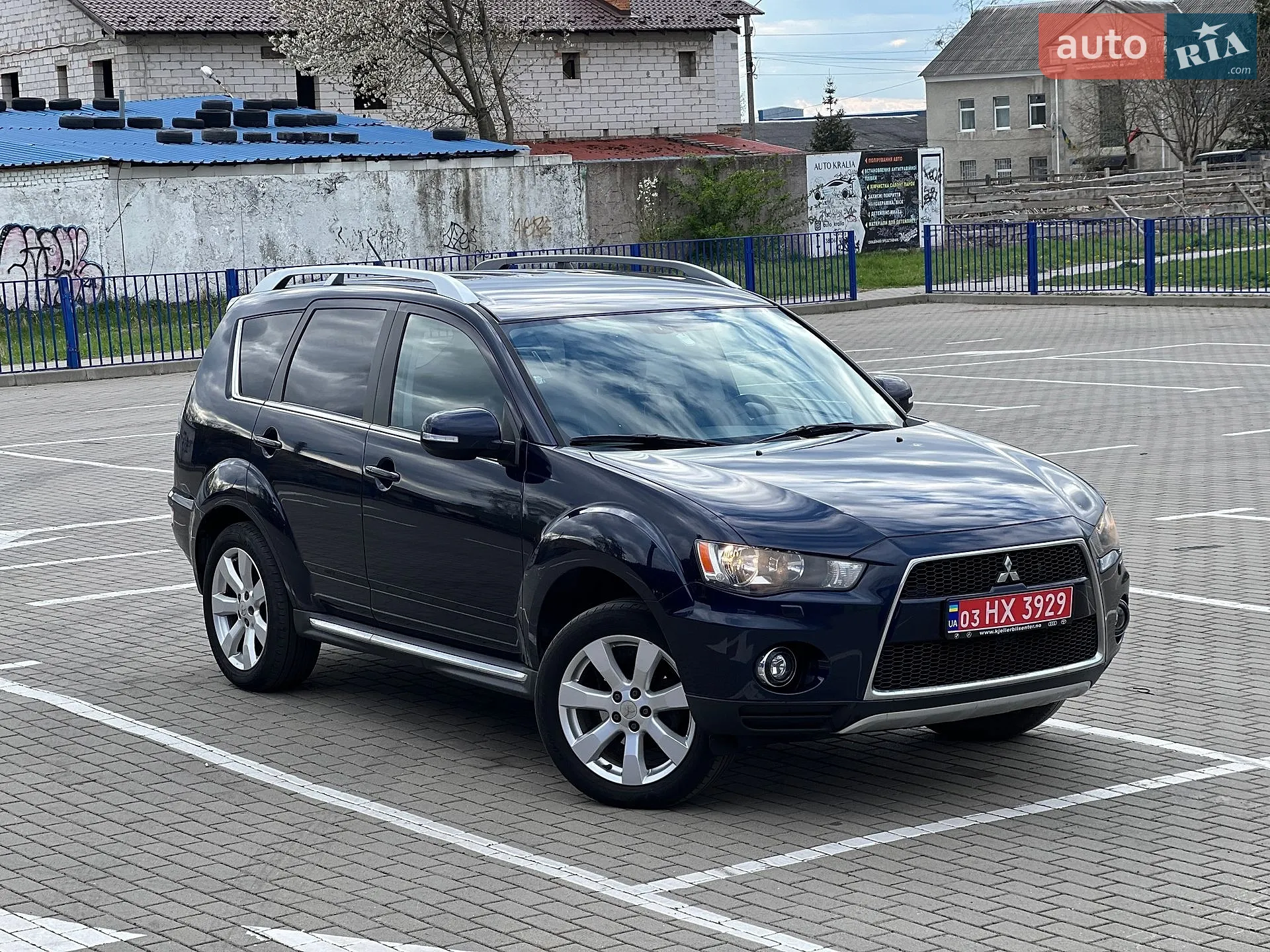 2010 Mitsubishi Outlander - фото 1