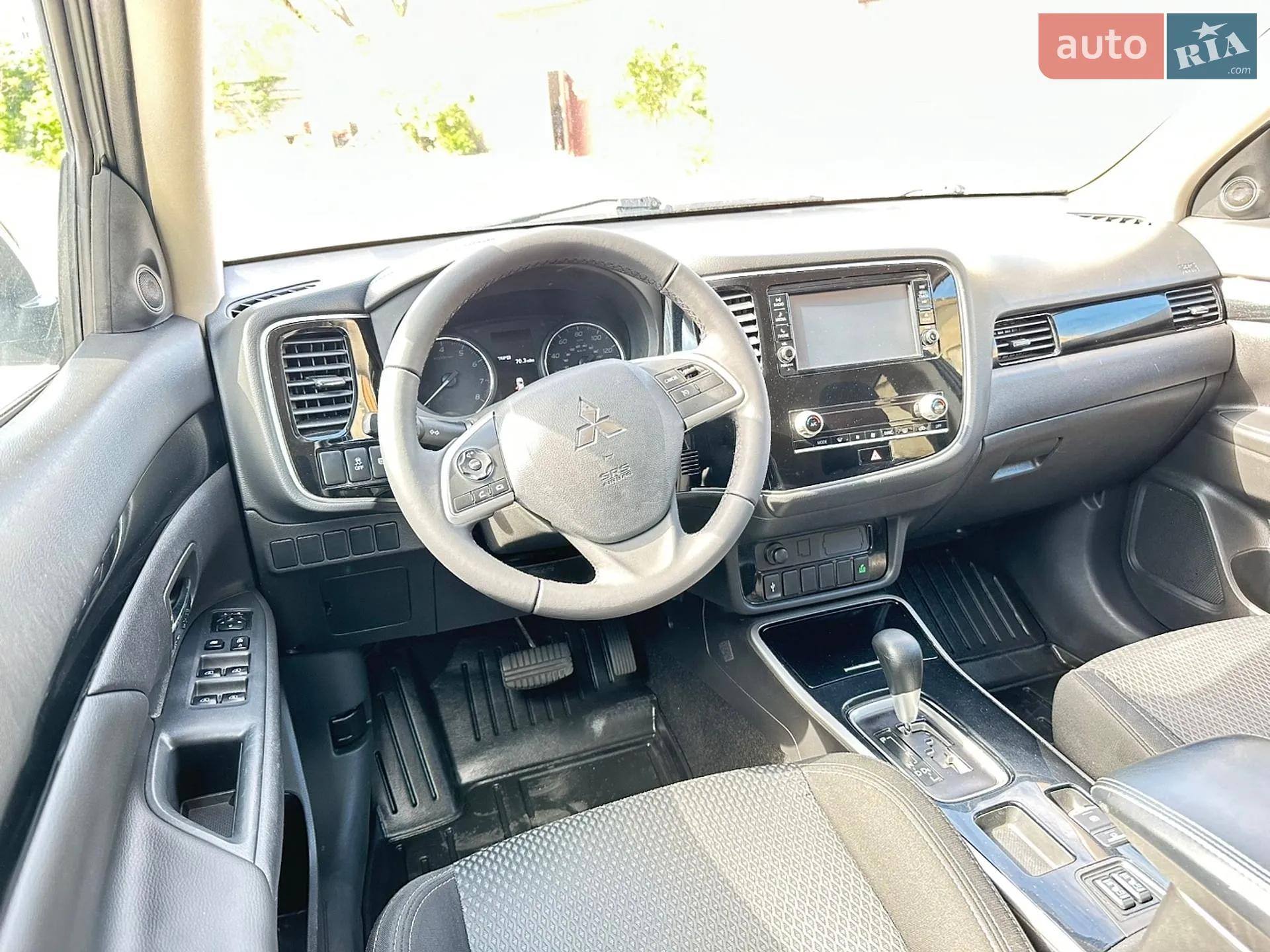 2020 Mitsubishi Outlander - мініатюра 16
