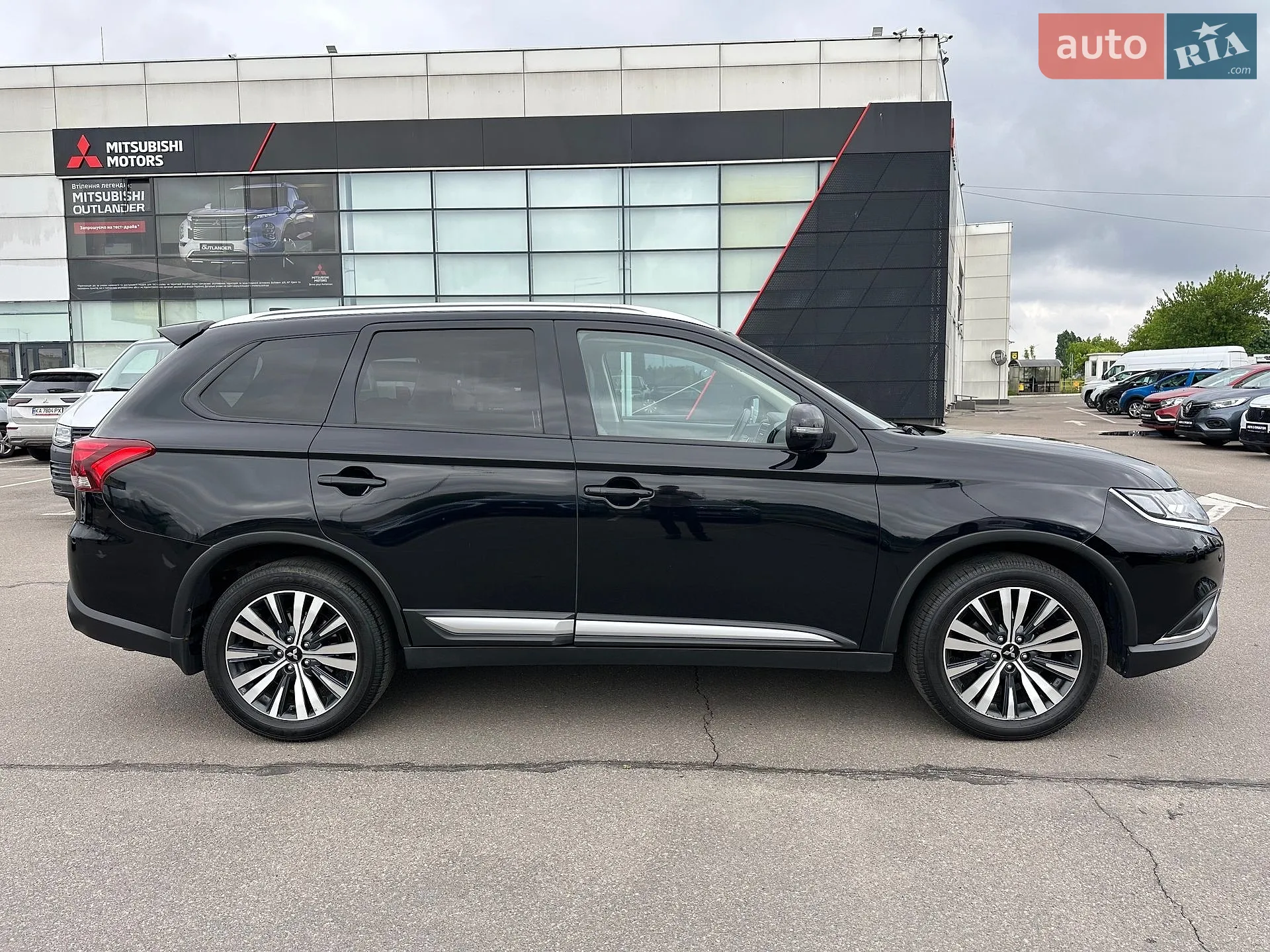 2021 Mitsubishi Outlander - мініатюра 9