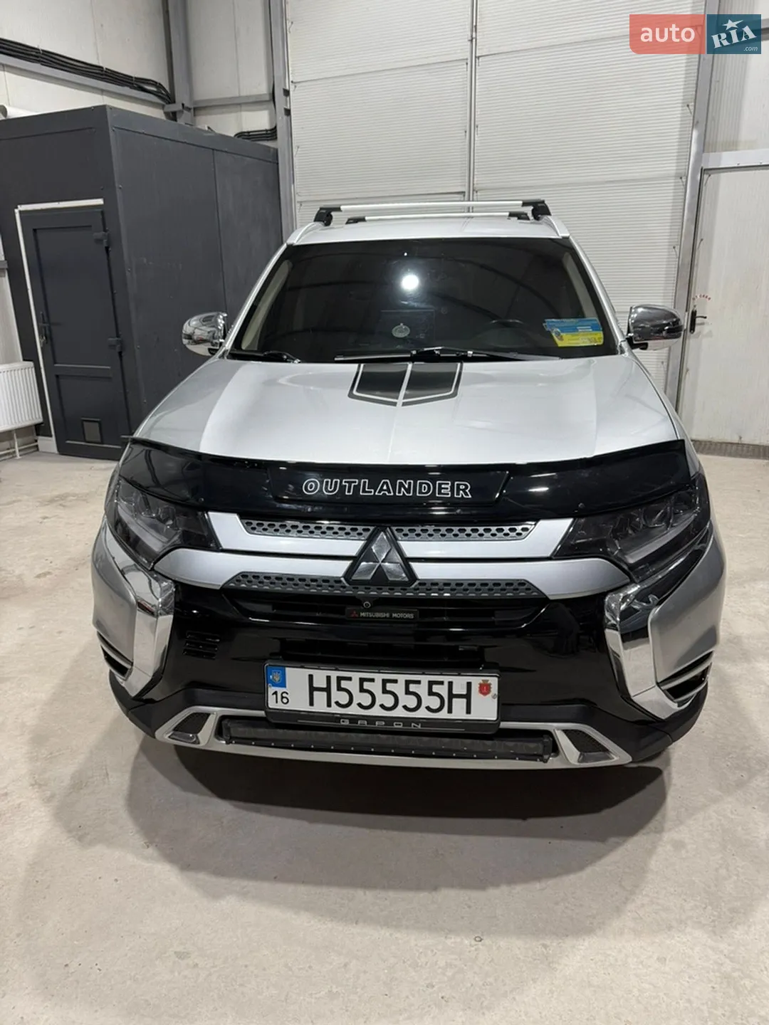 2018 Mitsubishi Outlander - фото 1