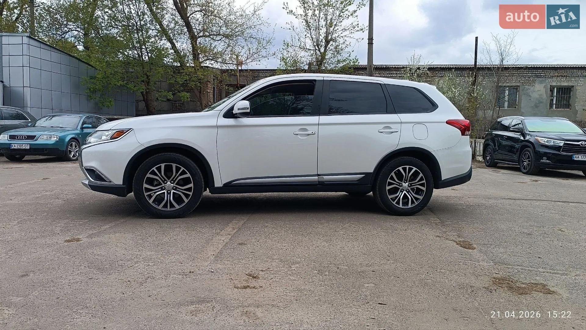 2017 Mitsubishi Outlander - мініатюра 12