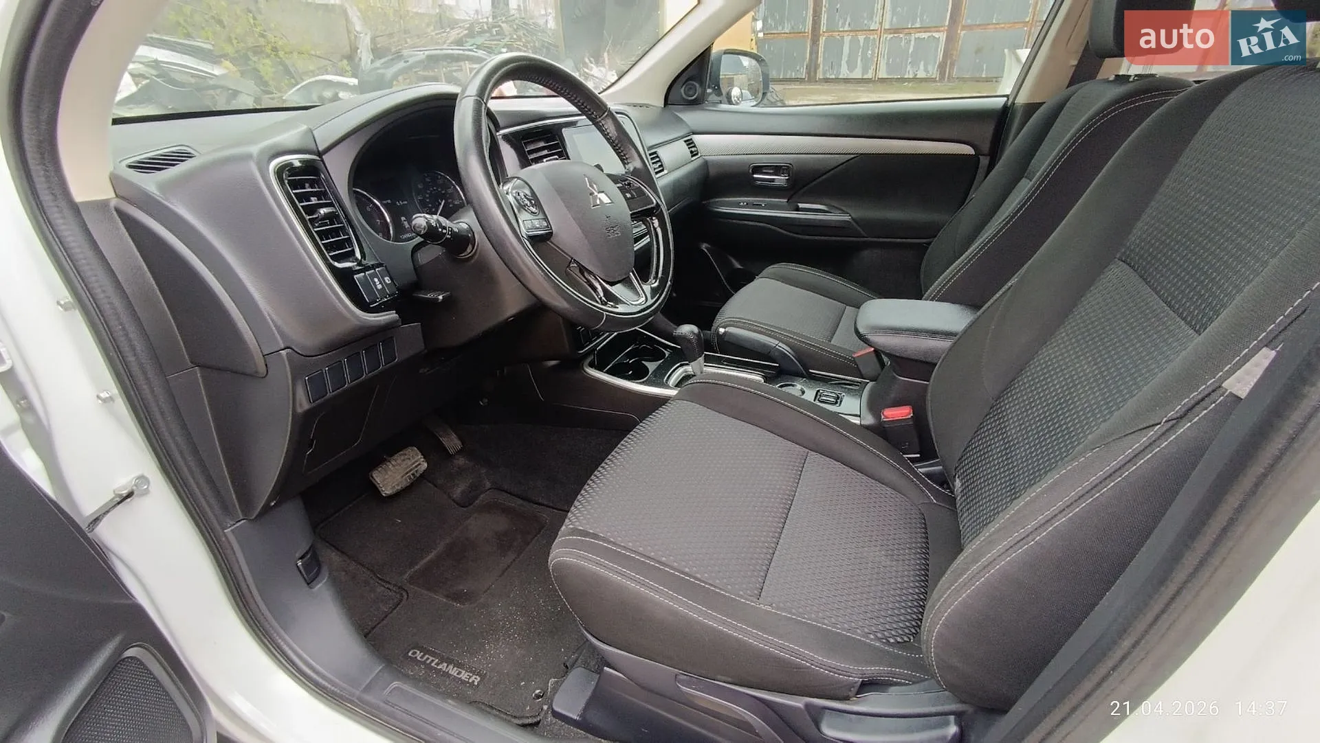 2017 Mitsubishi Outlander - мініатюра 30