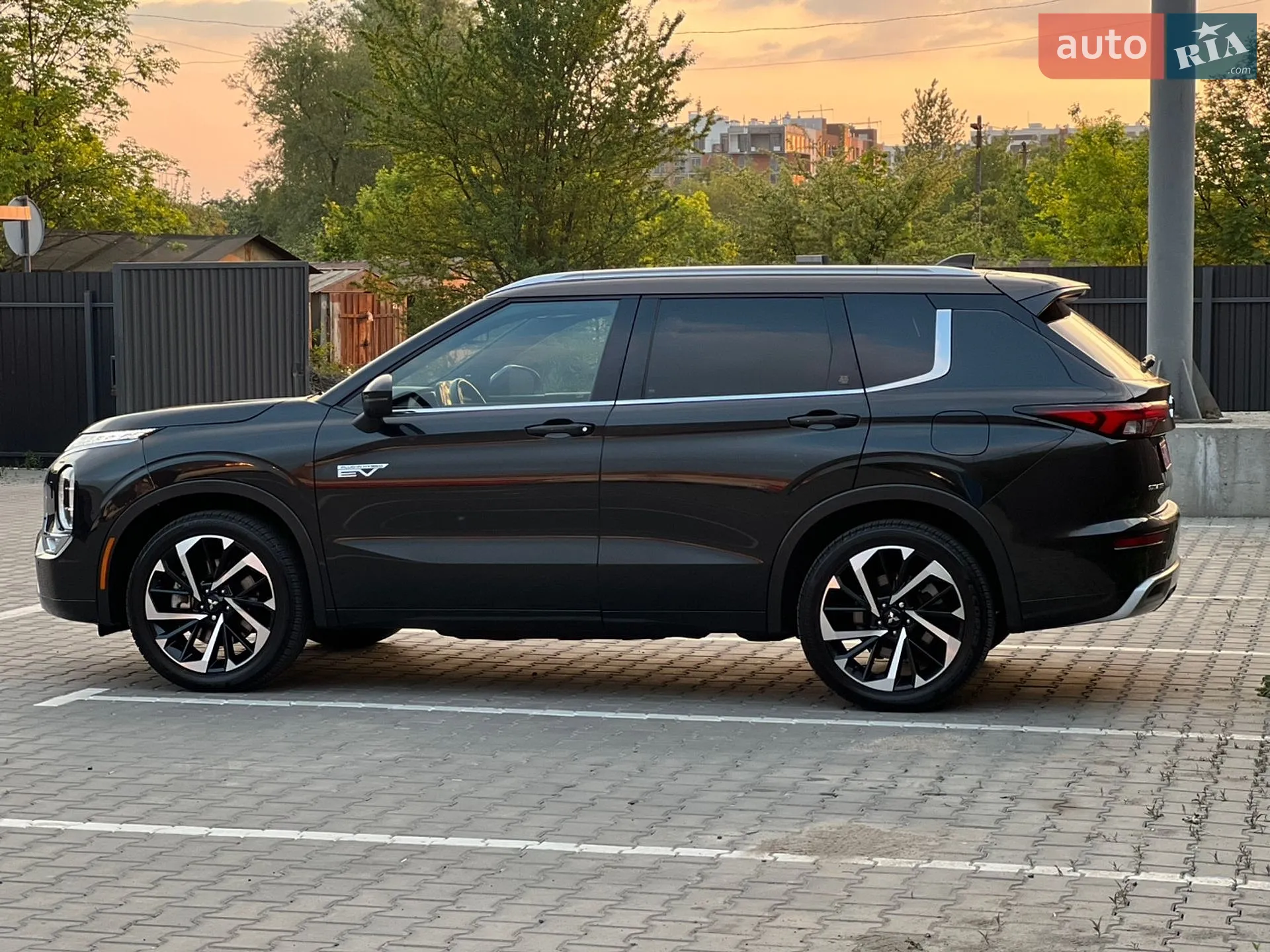 2023 Mitsubishi Outlander - мініатюра 3
