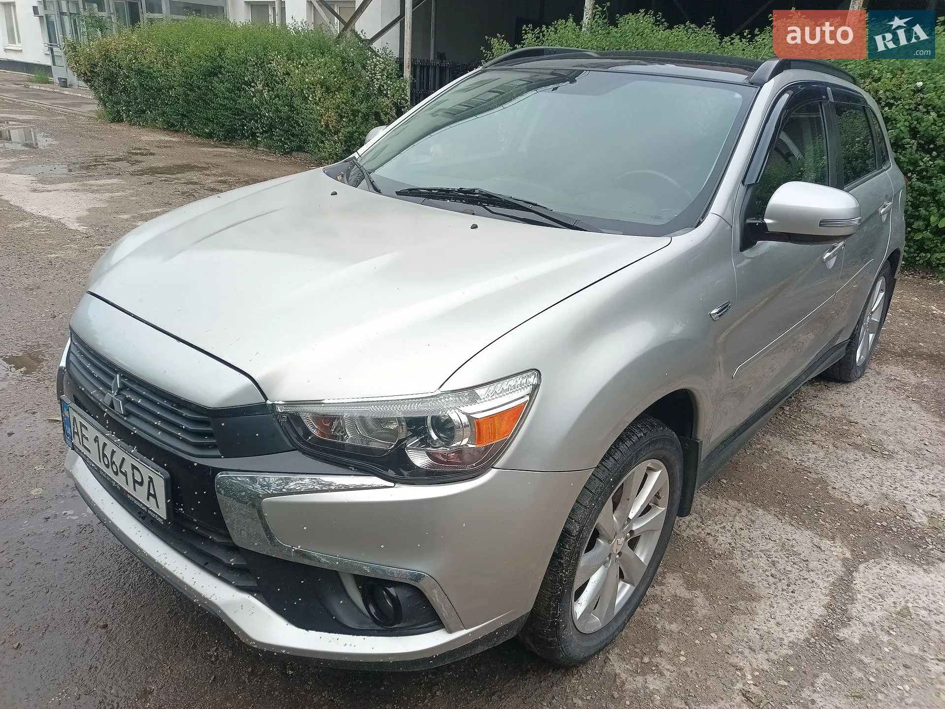 2015 Mitsubishi Outlander - фото 1