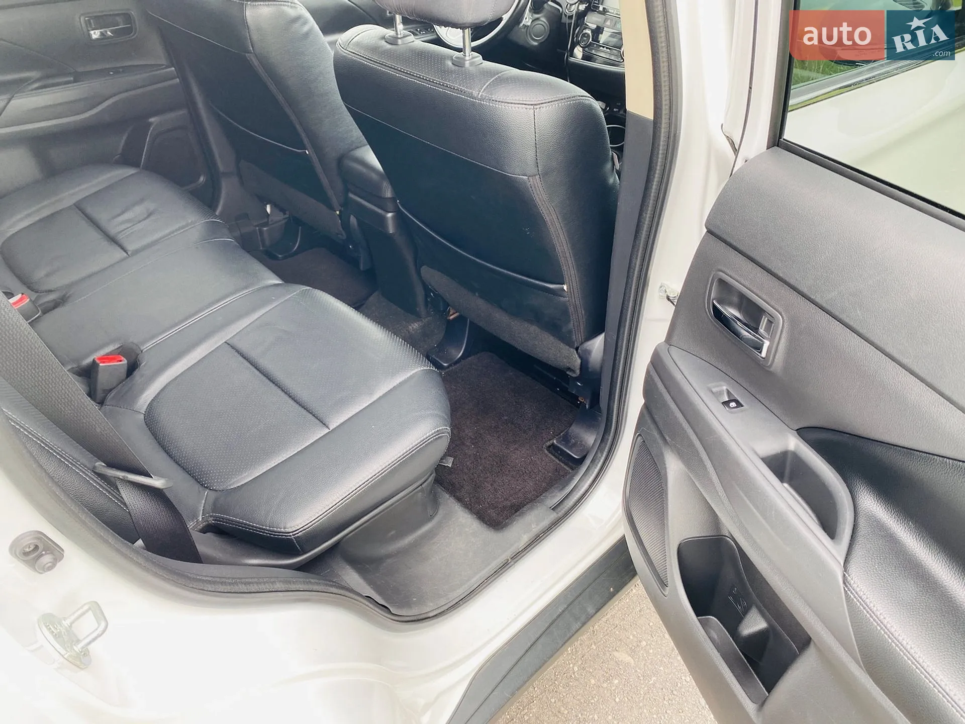 2015 Mitsubishi Outlander - мініатюра 11