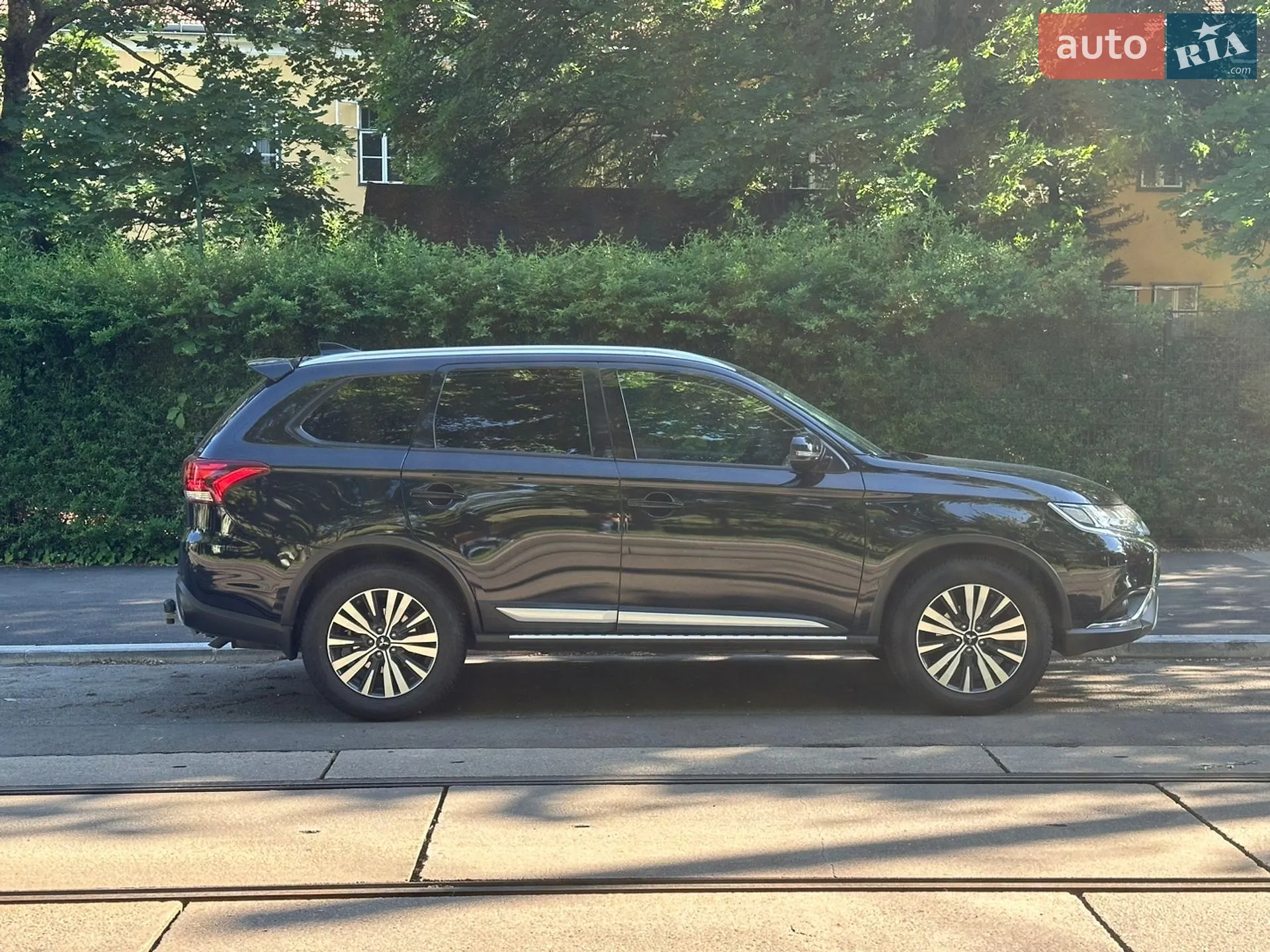 2019 Mitsubishi Outlander - мініатюра 2