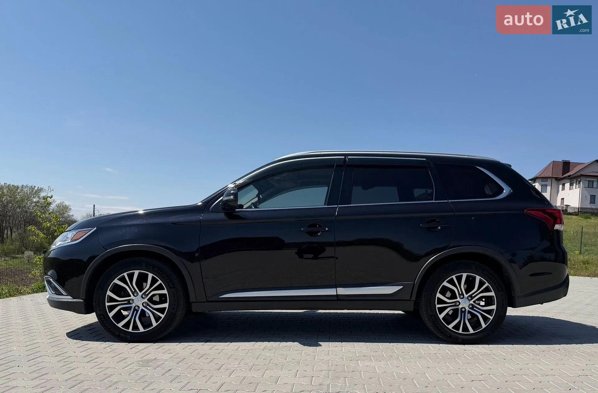 2017 Mitsubishi Outlander - мініатюра 16
