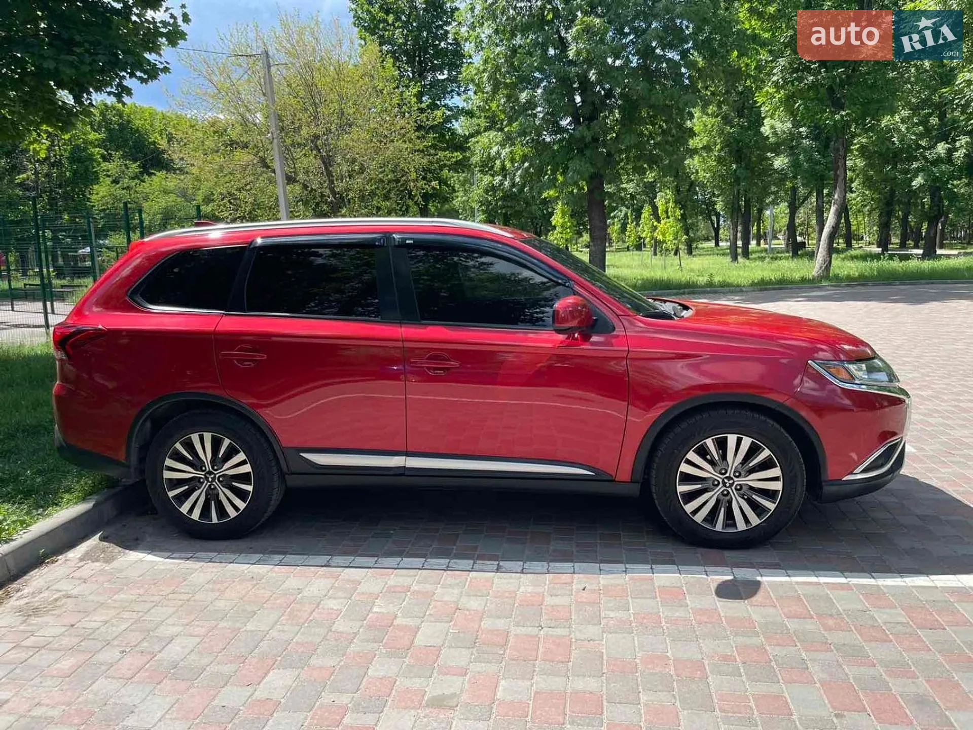 2018 Mitsubishi Outlander - мініатюра 4