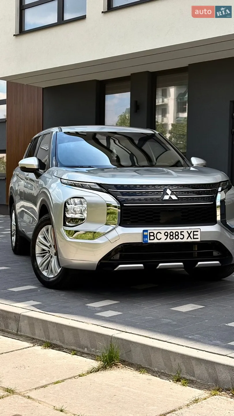 2022 Mitsubishi Outlander - мініатюра 2