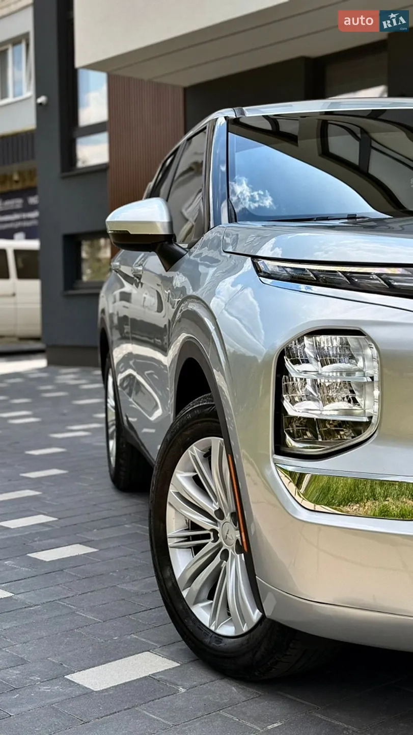2022 Mitsubishi Outlander - мініатюра 5