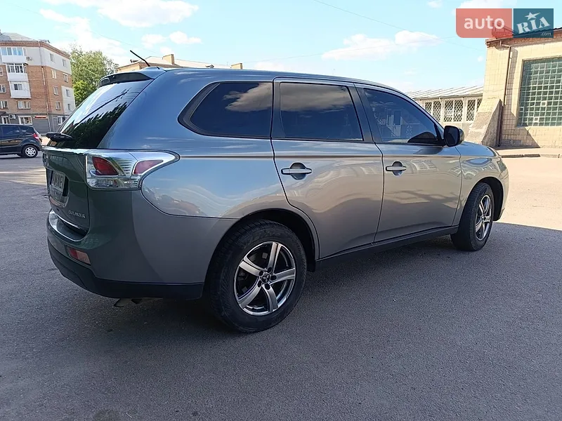 Mitsubishi Outlander 2013