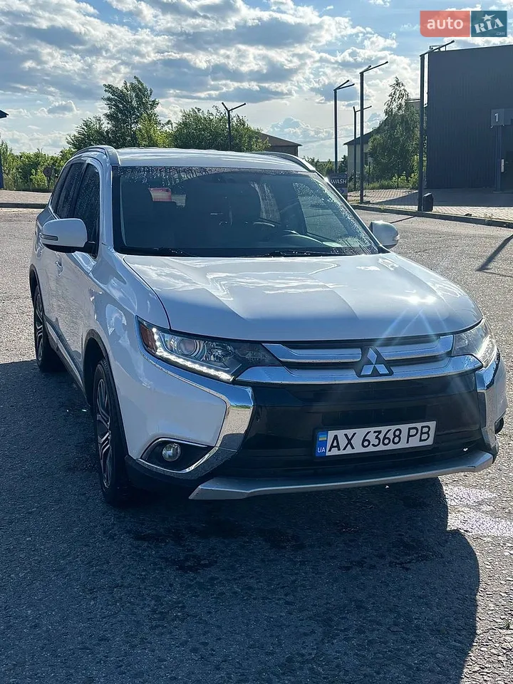 2016 Mitsubishi Outlander - мініатюра 14
