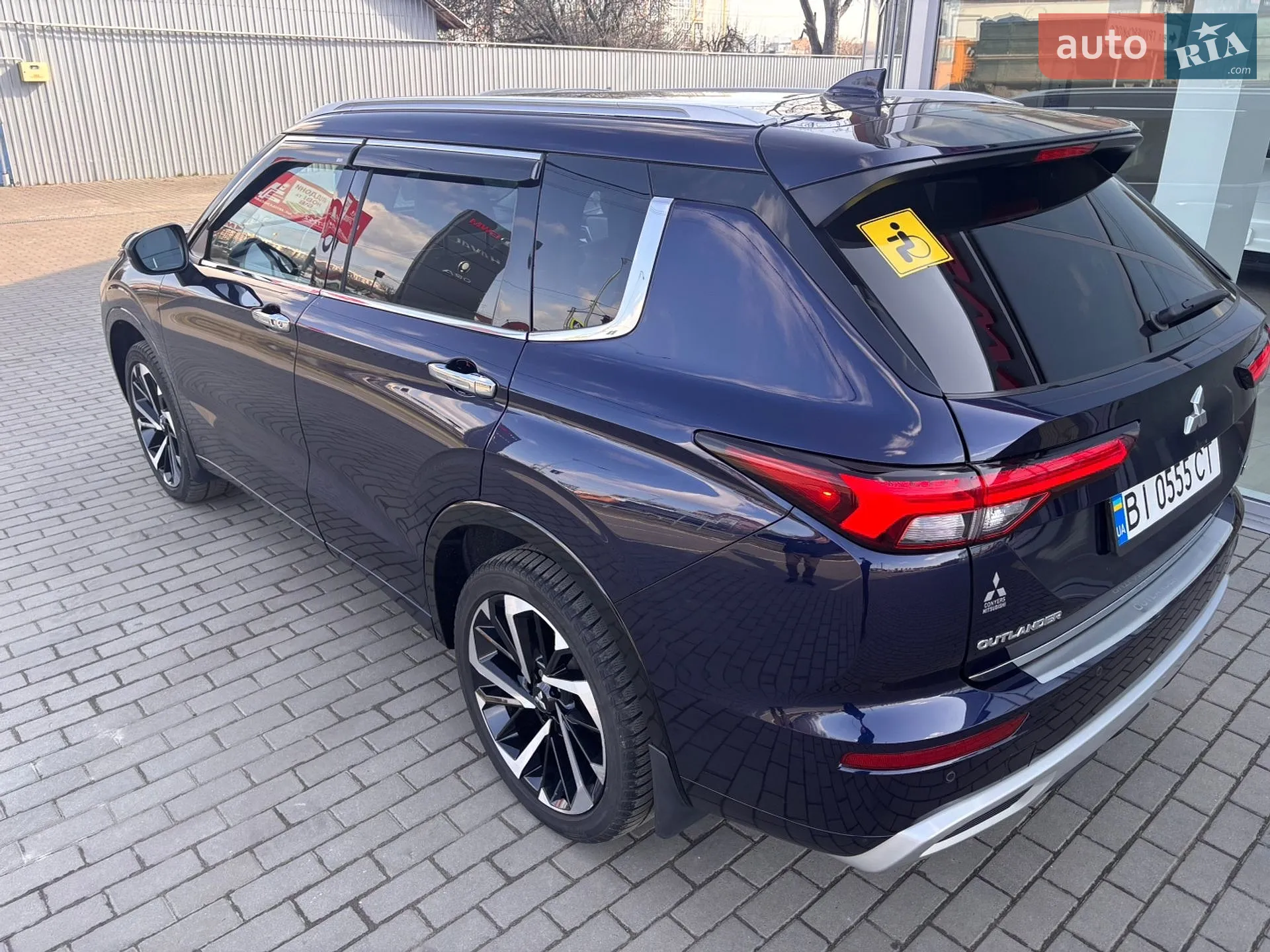 2022 Mitsubishi Outlander - мініатюра 9