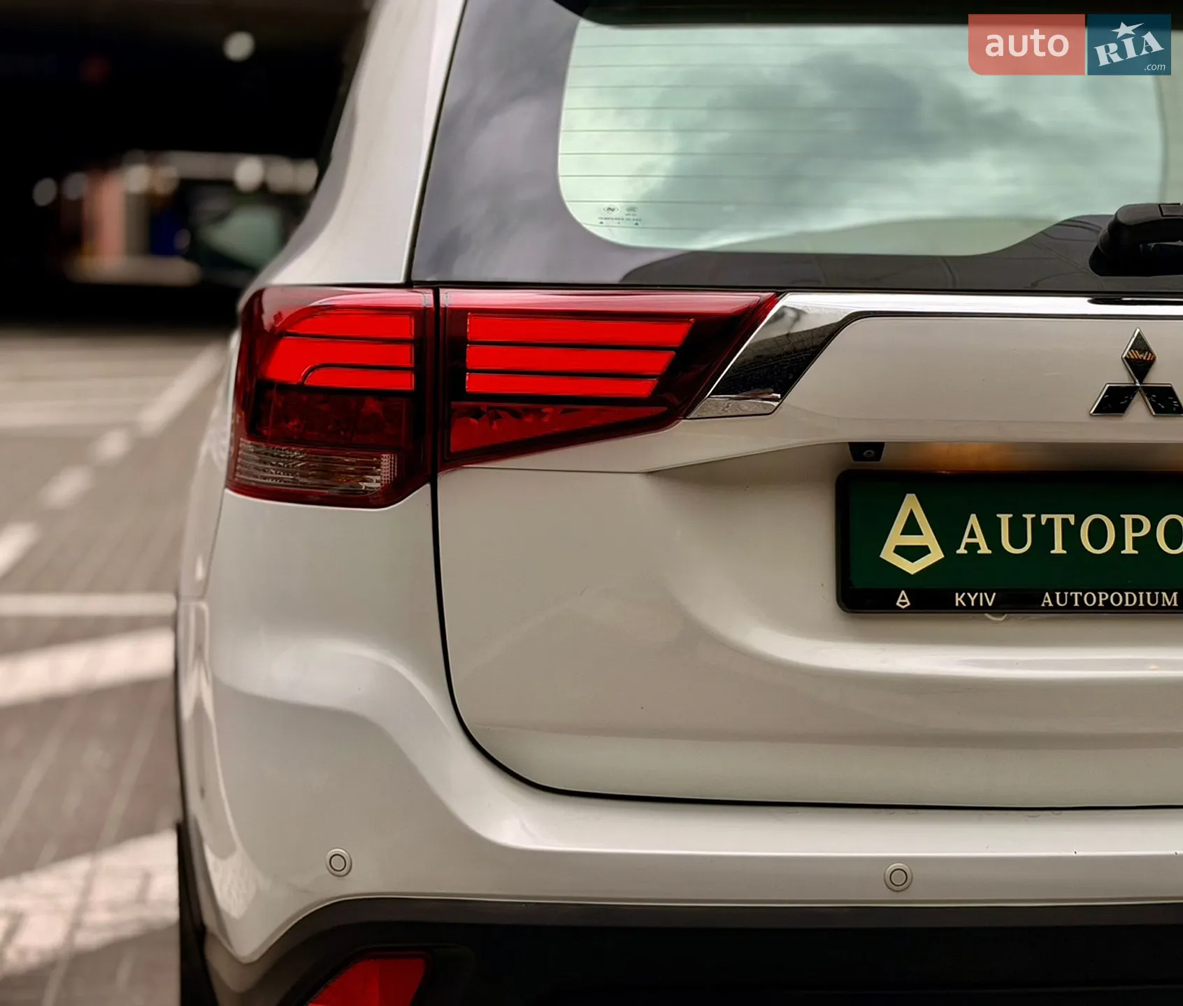 2018 Mitsubishi Outlander - мініатюра 12
