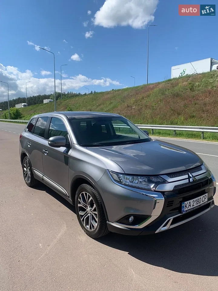 2021 Mitsubishi Outlander - мініатюра 32