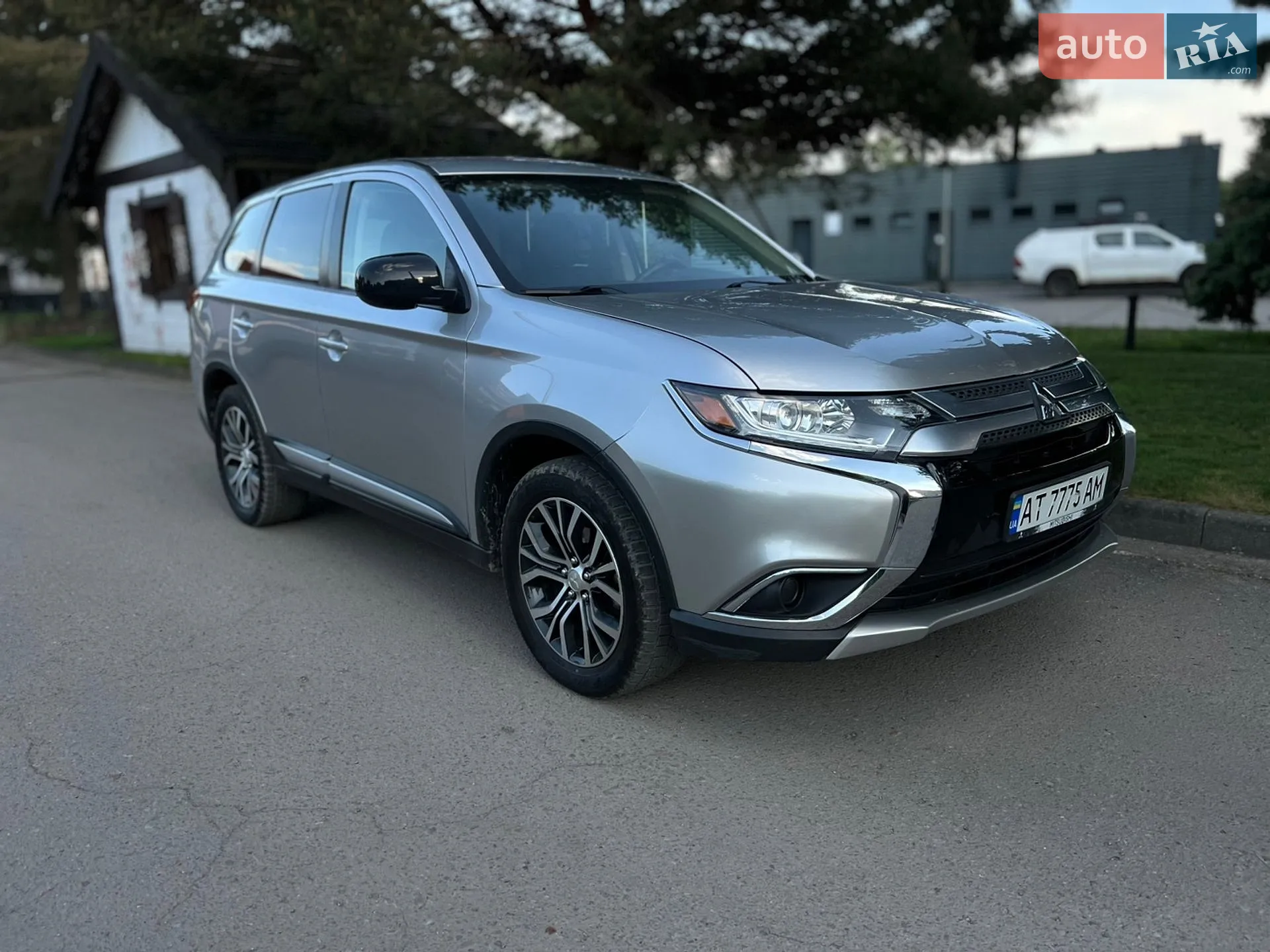 2018 Mitsubishi Outlander - мініатюра 10