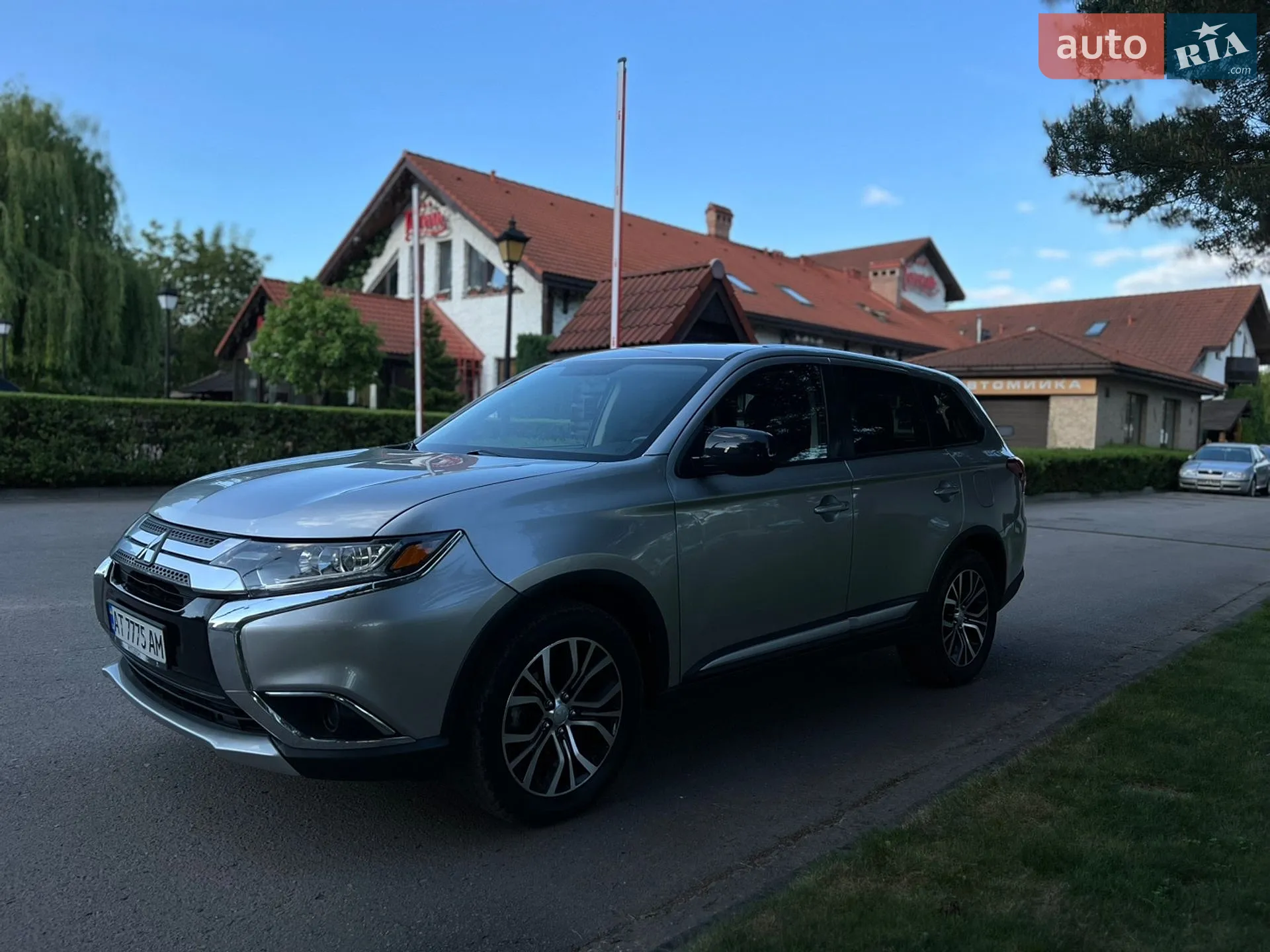 2018 Mitsubishi Outlander - мініатюра 12
