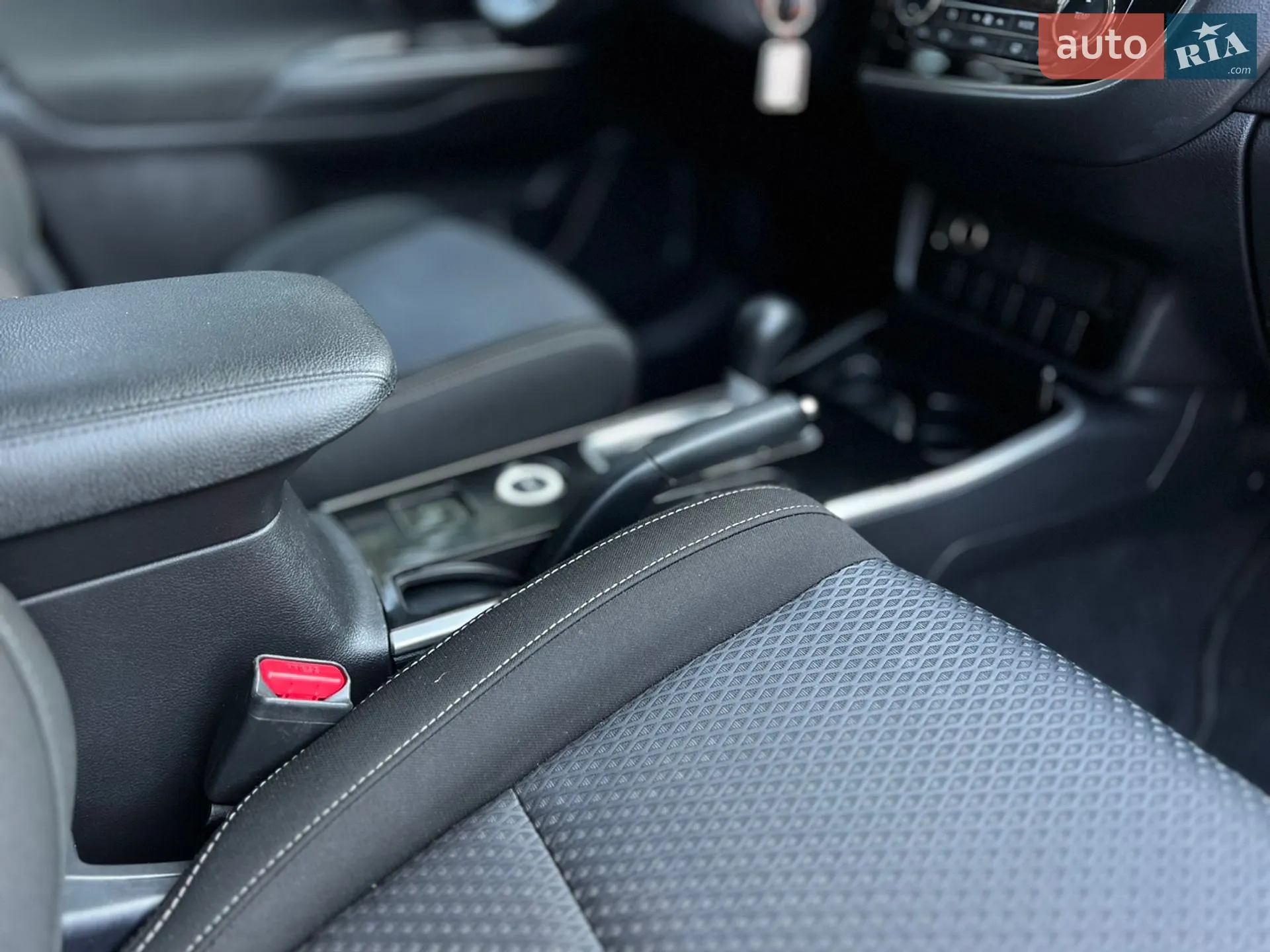 2018 Mitsubishi Outlander - мініатюра 21