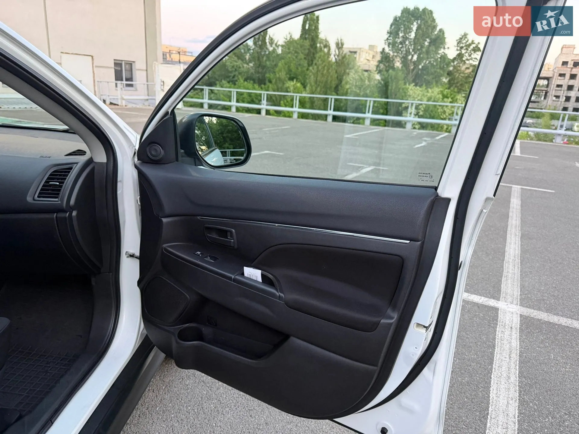 2014 Mitsubishi Outlander - мініатюра 13