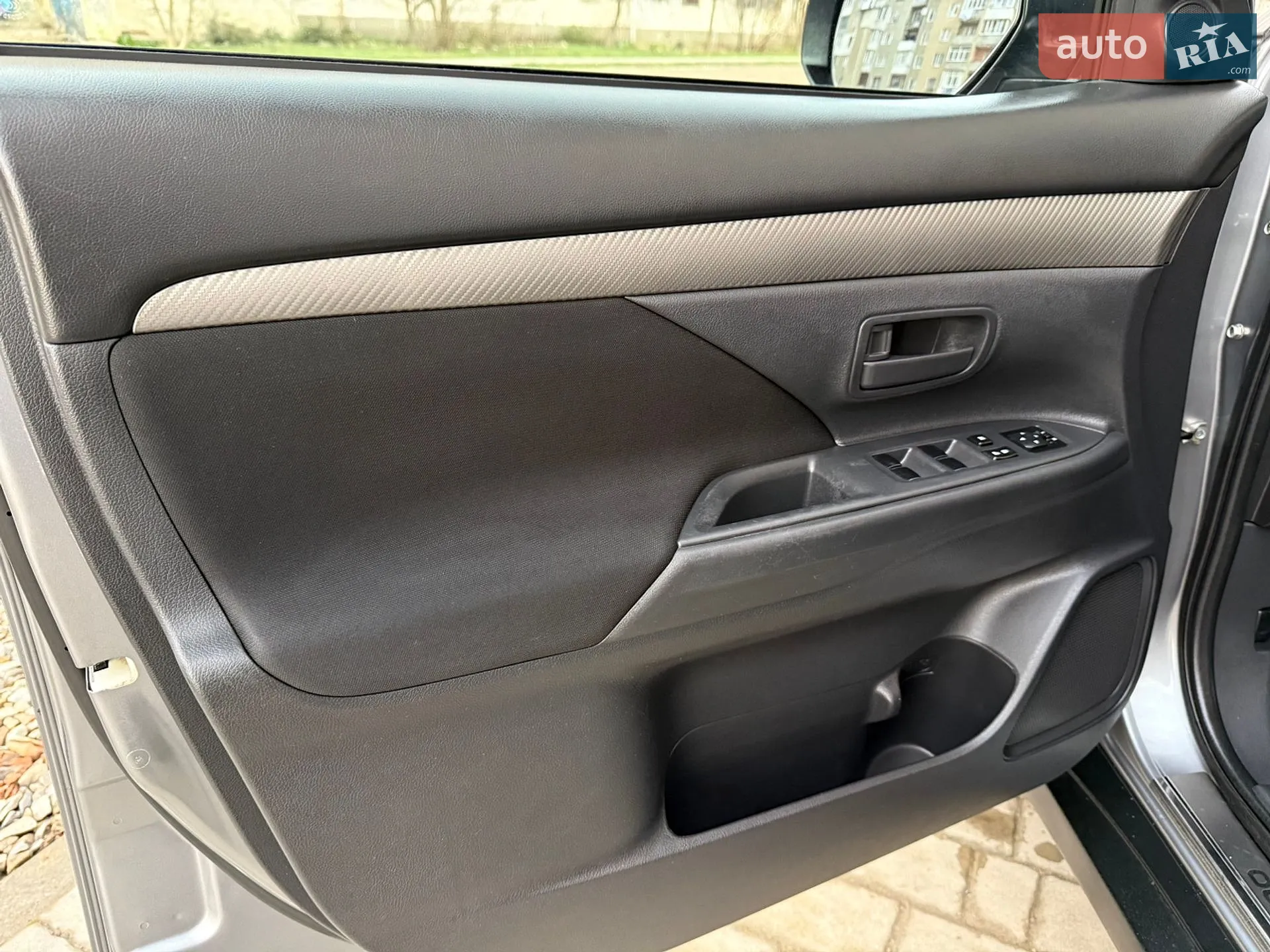 2014 Mitsubishi Outlander - мініатюра 30