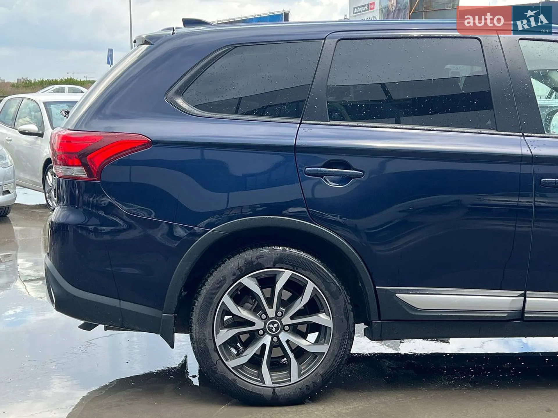 2019 Mitsubishi Outlander - мініатюра 8