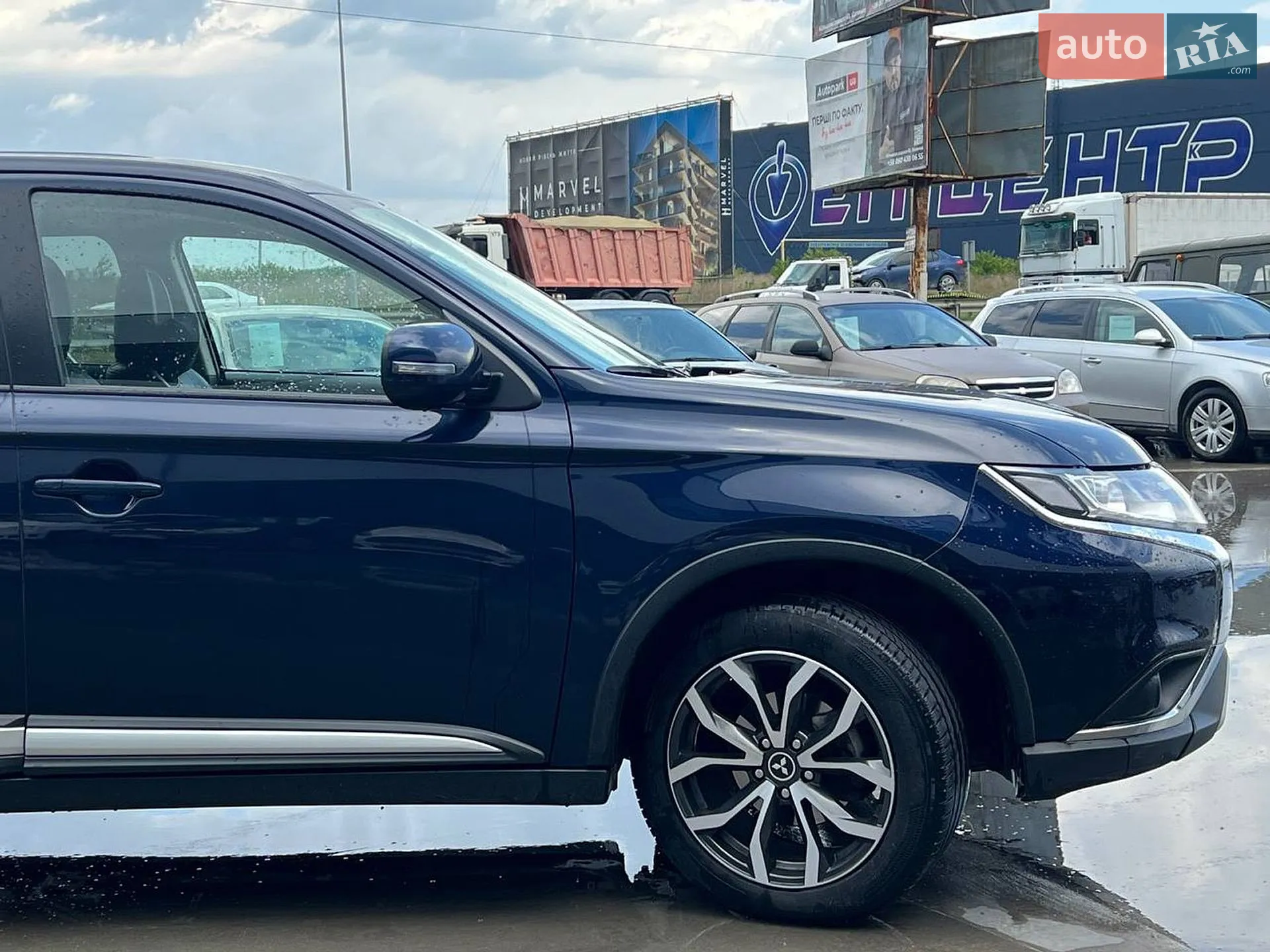 2019 Mitsubishi Outlander - мініатюра 10