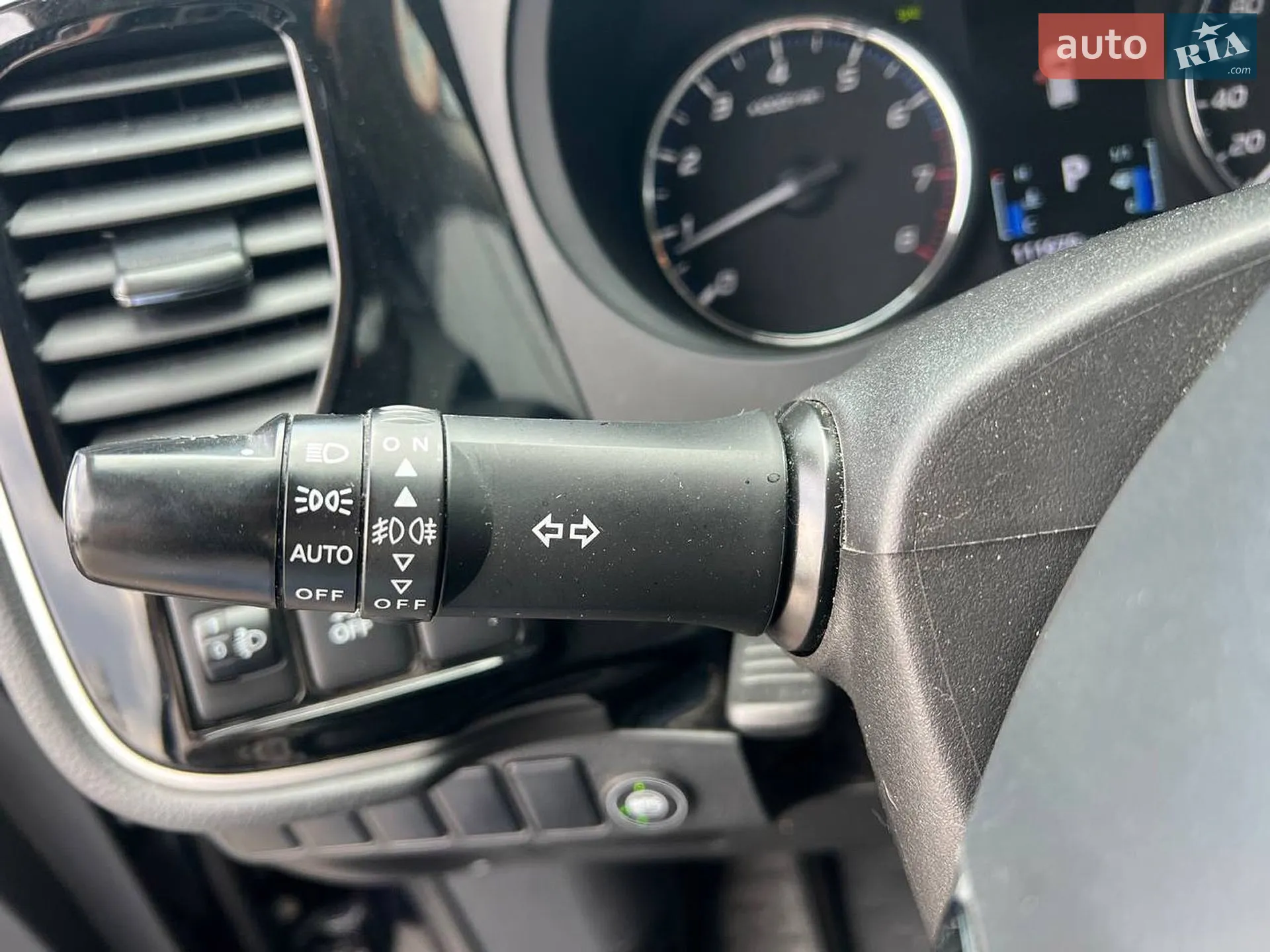 2019 Mitsubishi Outlander - мініатюра 31