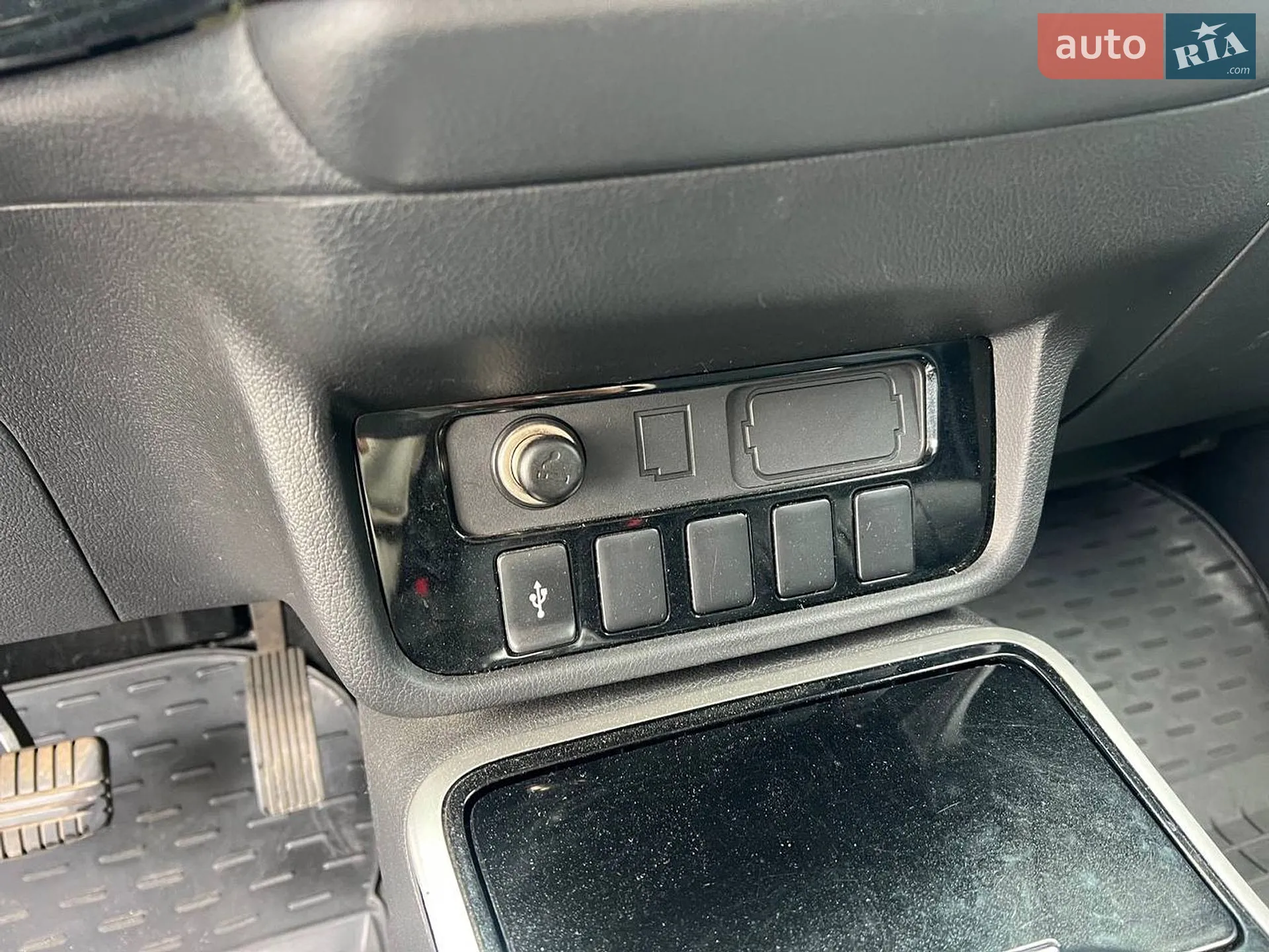 2019 Mitsubishi Outlander - мініатюра 32