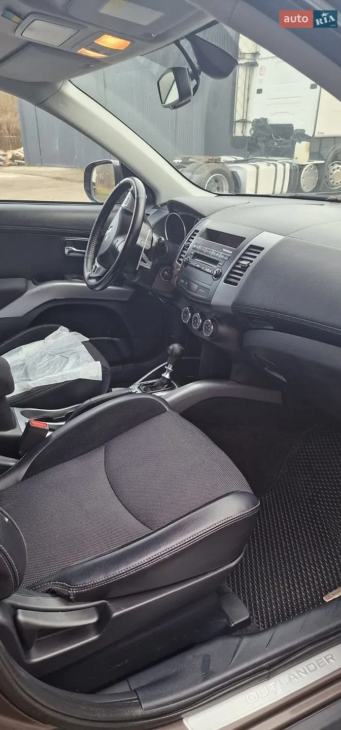 2011 Mitsubishi Outlander - мініатюра 72