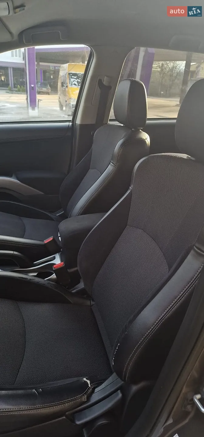 2011 Mitsubishi Outlander - мініатюра 77