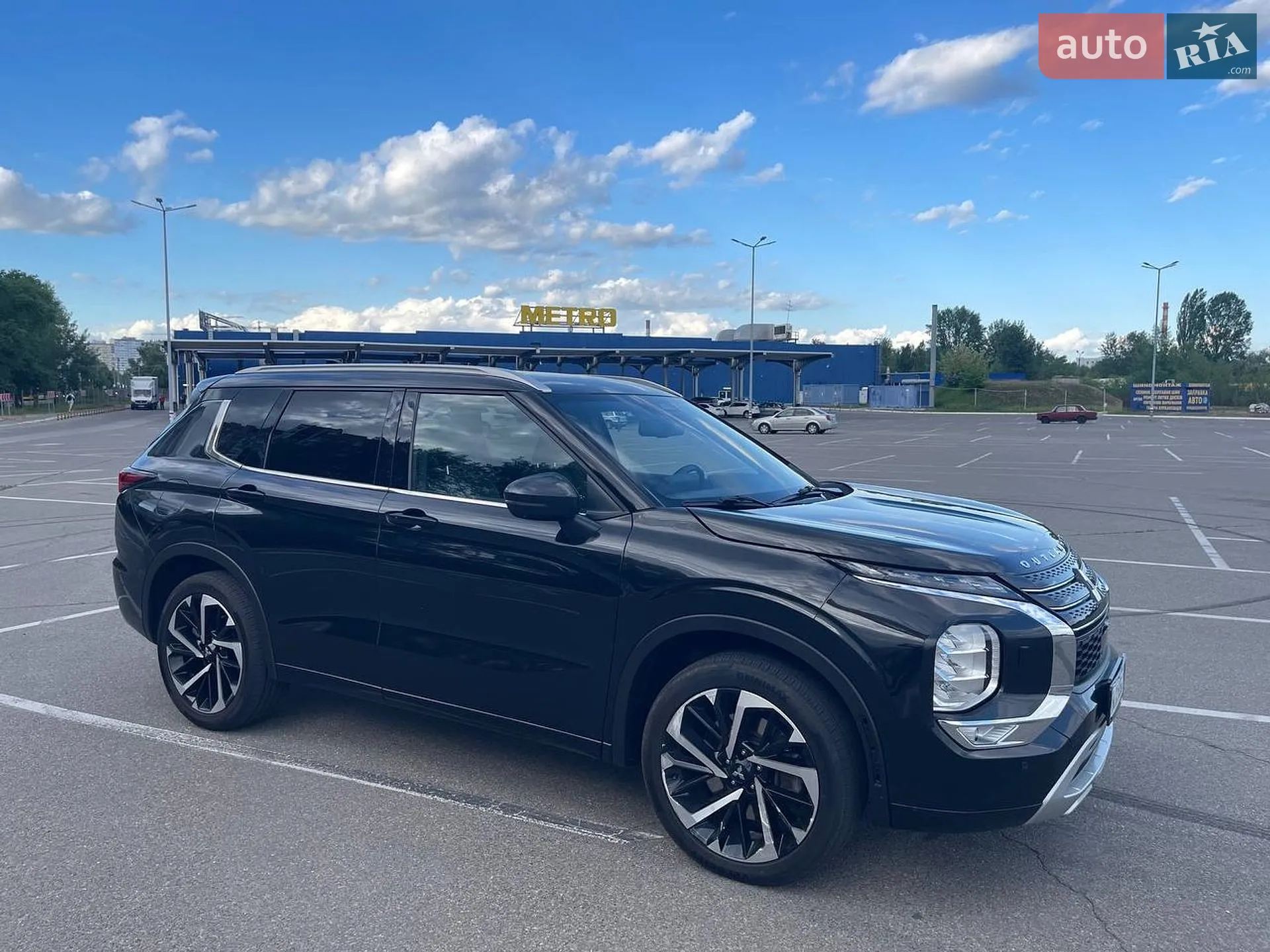 2021 Mitsubishi Outlander - мініатюра 2