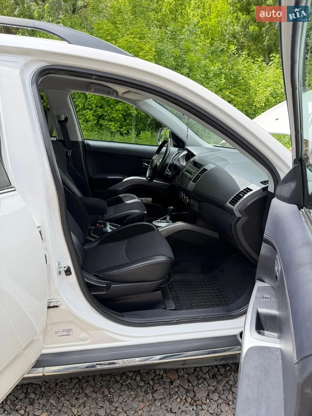 2010 Mitsubishi Outlander - мініатюра 16
