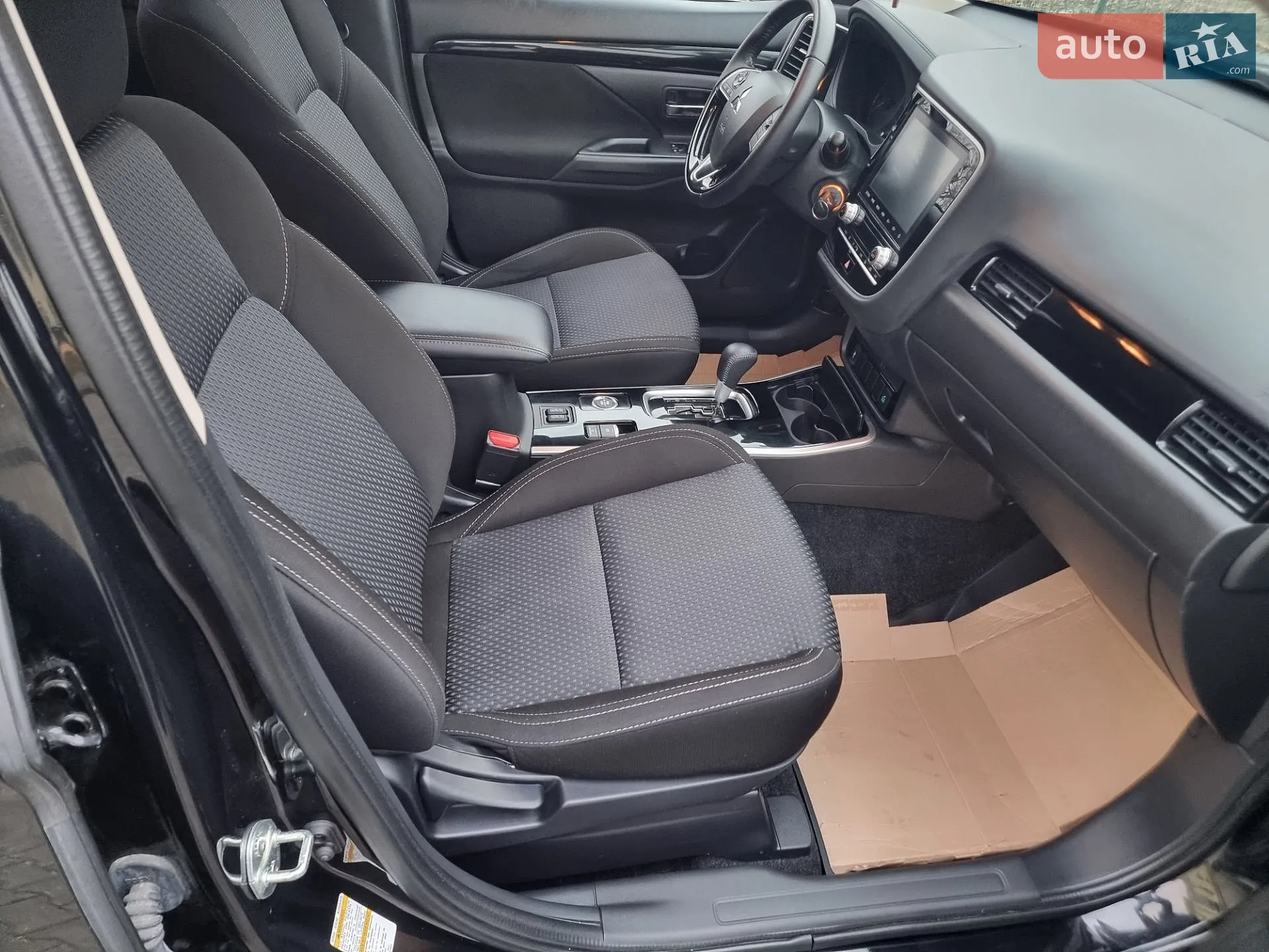 2020 Mitsubishi Outlander - мініатюра 43