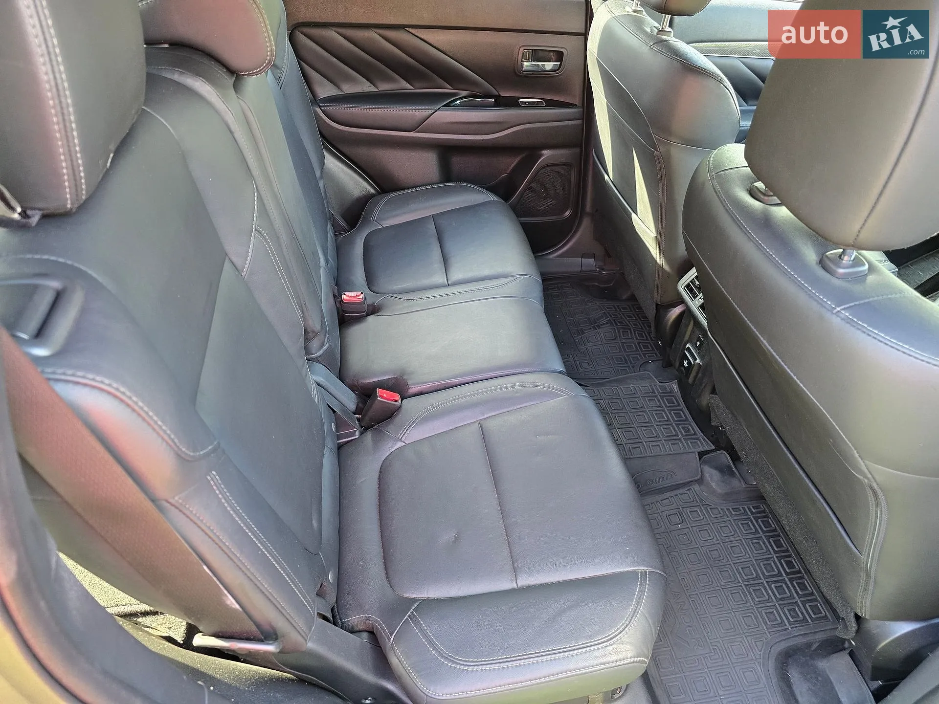 2020 Mitsubishi Outlander - мініатюра 6