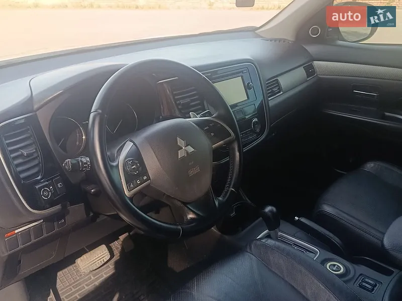 Mitsubishi Outlander 2013 VIN JMBXTGF3WDZ009791 фото оголошення 7 з 37