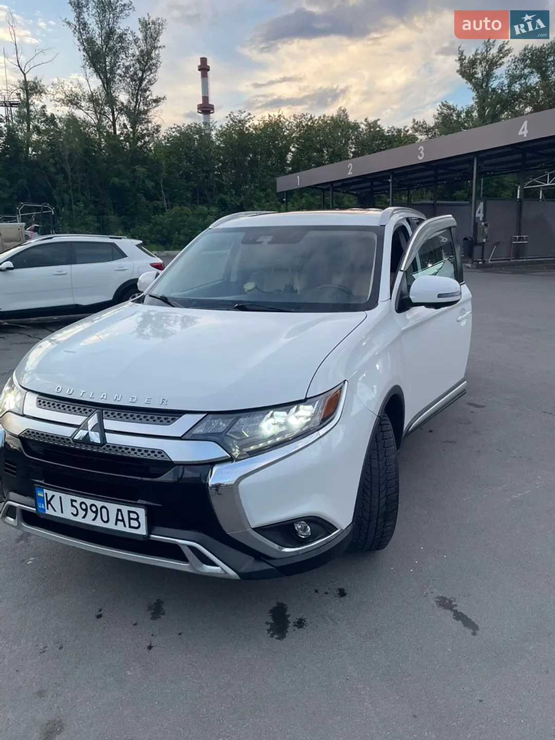 2019 Mitsubishi Outlander - мініатюра 3